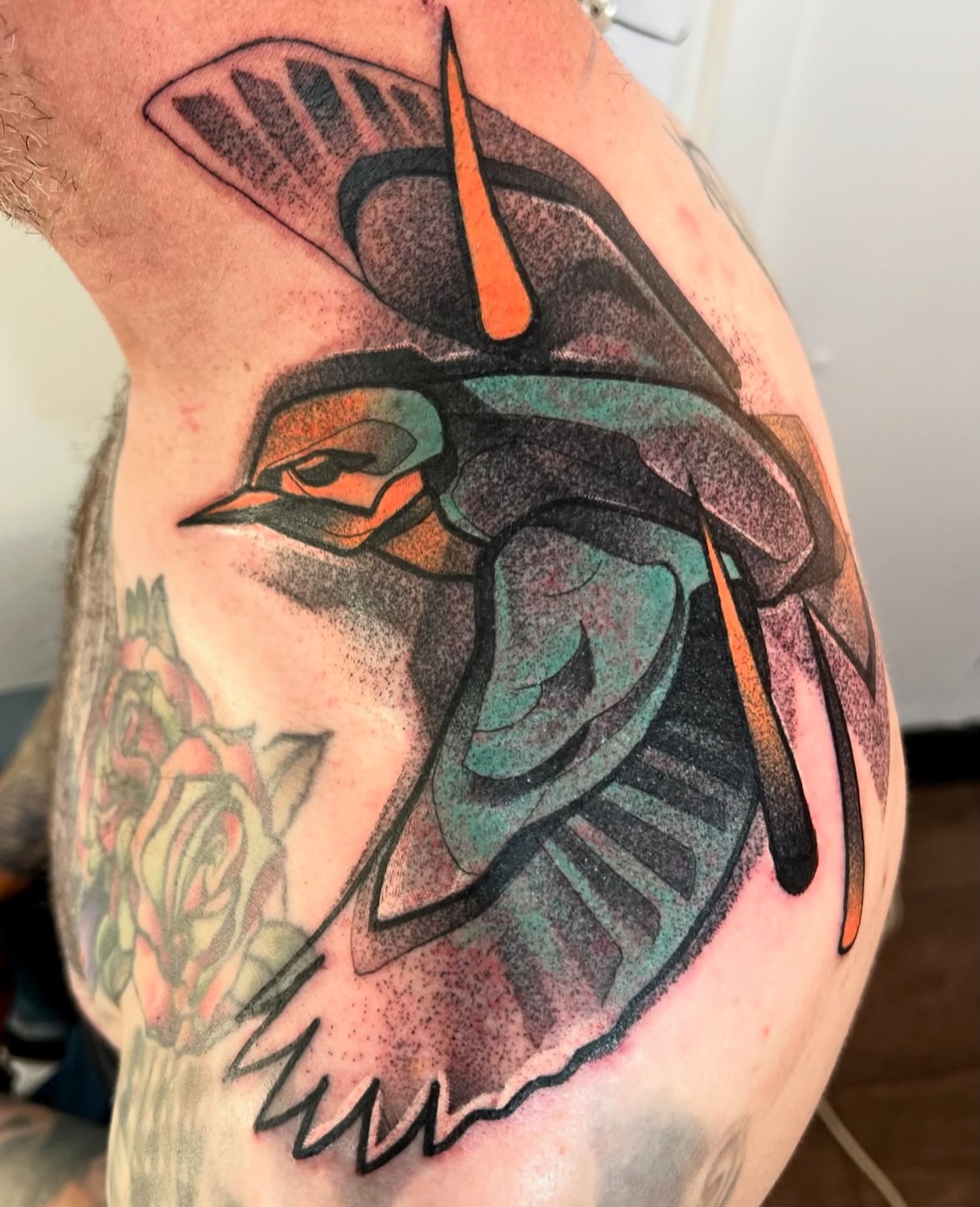 The best way to enter into Jessie’s world of abstract tattoos is by entering into her dms. Flick her a message @jessiefoakestattoos
.
.
.
.
.
.
.
.
.
.
.
.
#perthtattoo #perthtattoogroup #birdtattoo #abstracttattoo #colourtattoo