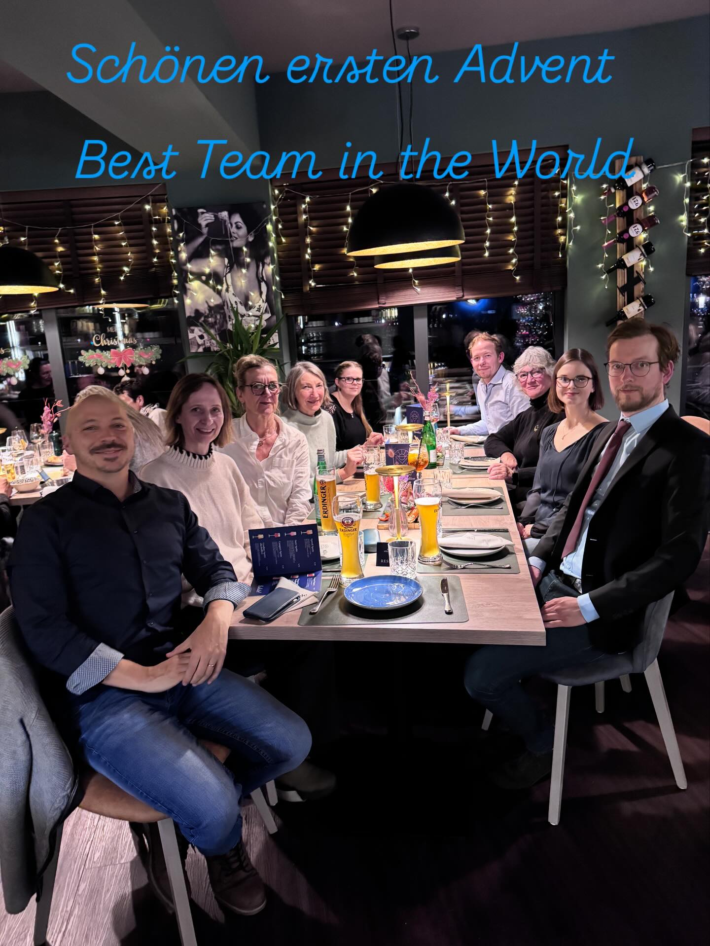 Gestern hatten wir einen wundervollen Abend mit hervorragendem Essen und toller Atmosphäre im @al_sole_wedel
Vielen Dank für die nette und aufmerksame Bewirtung!
Unser drittes Jahr neigt sich langsam dem Ende und wir genießen jeden Tag mit einer unfassbar tollen Crew.
Vielen Dank, dass ihr alle mit an Bord seid!
Wir wünschen allen morgen einen schönen ersten Advent!
#bestesteamderwelt❤️ #wedel #christmastime
