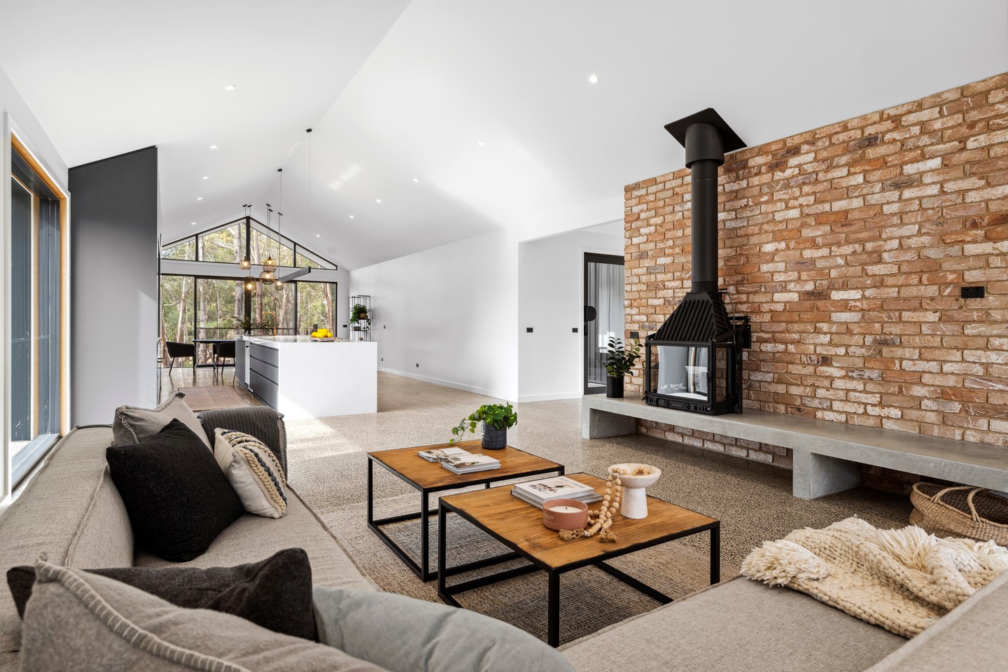 A view that captures how the architecture and build work in sync. Open-plan living that’s warm, balanced and built to last.
Design by @bradhooperarchitect
.
.
.
.
.
.
.
#buildtrend #buildtrendhomes #masterbuilder #macedonrangesbuilder #regionalbuilder