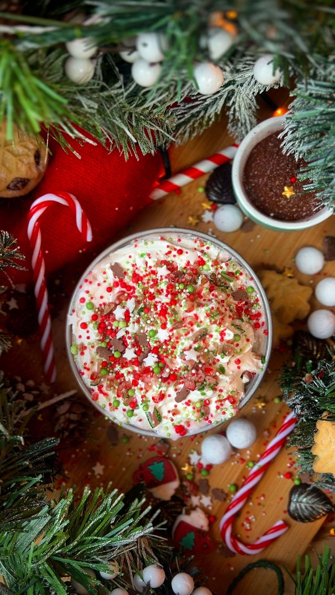 Our brilliant team have been working on something special for the colder days. The Peppermint Candysmash Hot Chocolate blends peppermint, Blendsmith's Ivory Coast chocolate powder and Himalayan salt, with a festive crunch of candy cane on top. We use premium, sustainably sourced, quality ingredients making a lovely velvet texture.
A little moment of warmth for your winter walk. 🍫 🍭
#WinterWarmth #HotChocolateLovers #LondonParks