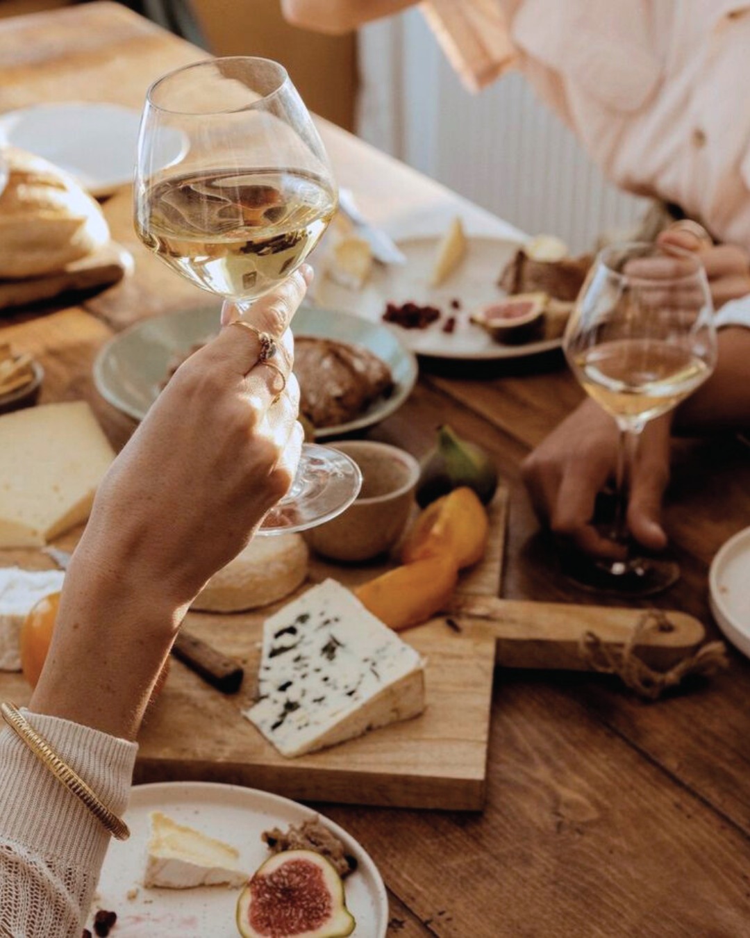 The festive season is for slowing down, gathering close, and savouring the beauty of togetherness 🍷✨
At The Avenues Estate, every home is made for moments like these... long lunches, sunset laughter, and the kind of peace that lingers long after the dishes are done.
🌿 What if next year, this was your table?
Reach out to our trusted agents today to find your place at The Avenues.
@harcourts_hilton
📞 Brian Wilkes - 082 417 6166
@pgp_midlands
📞 Bridget Erskine - 082 783 8029
@seeff_midlands
📞 Joan Ridl - 072 022 4484
#TheAvenuesEstate #HiltonLiving #EstateLifestyle
#FamiliesInHilton #LocalResidents #PropertyInvestors
#EasyLiving #HomeForTheHolidays #QualityLifestyle