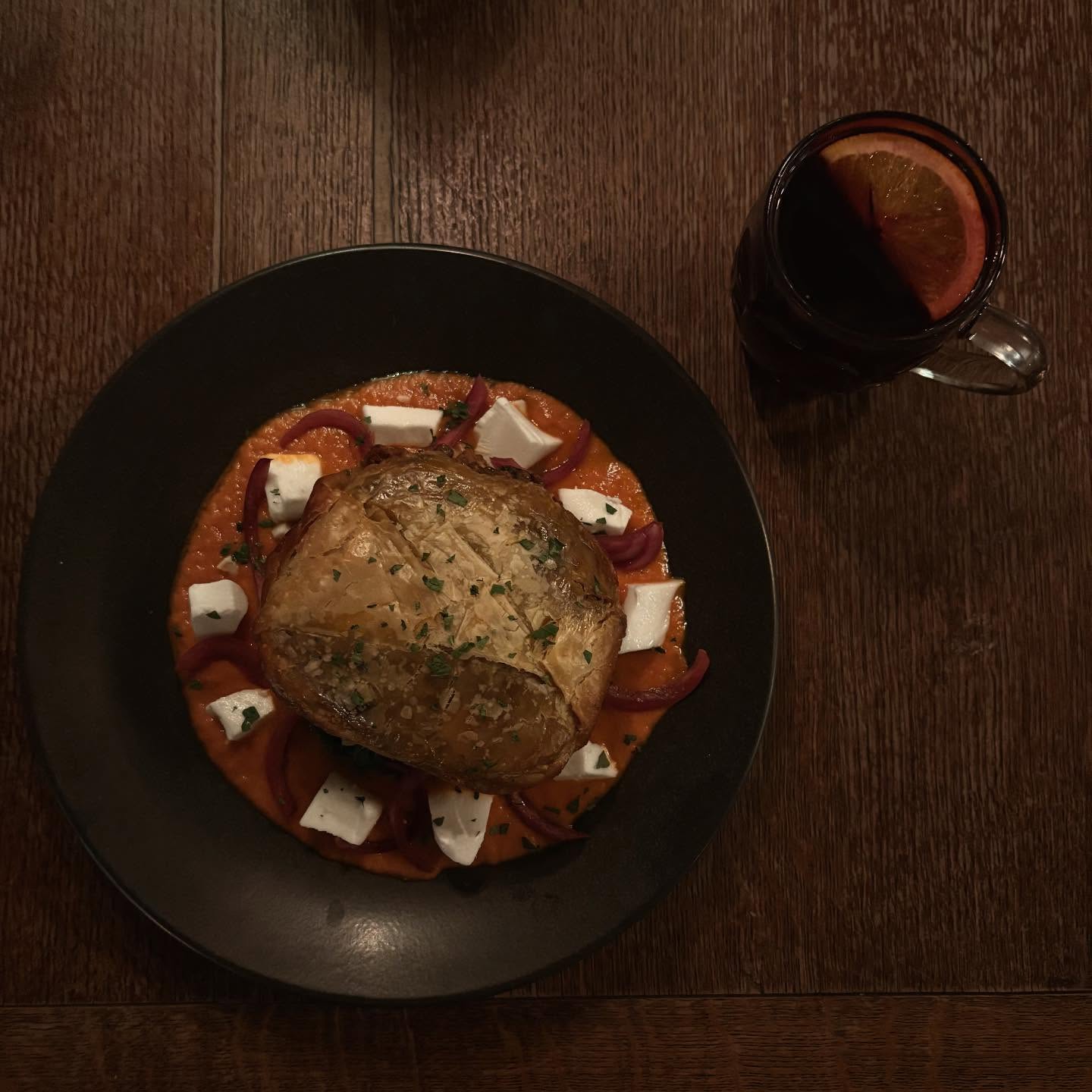 The art, the artist 🤌🏼
Jugo promises that he is more enthusiastic about our vegan winter filo parcel than he looks…
#bristolfood #bristolpubs #eastonbristol #BS5 #bristolfoodie #veganfoodlovers