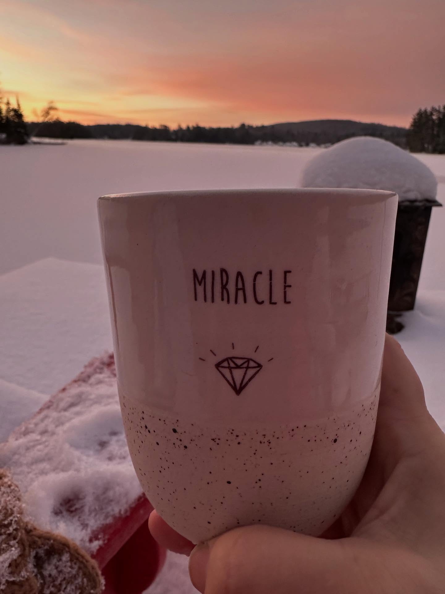 ✨Miracle✨
This is the word I choose today! I picked it as I was waking and declared it as my feet touched the floor getting out of bed.
I expect miracles. I am a miracle. Miracles surround me at all times.
When you anchor with words, your brain will be searching for the exact wish you declare. I also believe the universe will conspire to bring it to you!
And to amplify this- allowing your heart to experience deep joy and gratitude will signal "more of this please".
✨And so it is✨
What word or phrase are you anchoring with these days? Here are some of my favourites 👇
Peace 🕊️
Sanctuary 🪽
Love 🌹
Receive 💗
I am so Lucky 🍀 Things always work out for me!!!
Try this strategy for a few days and then message me what you notice!!!!