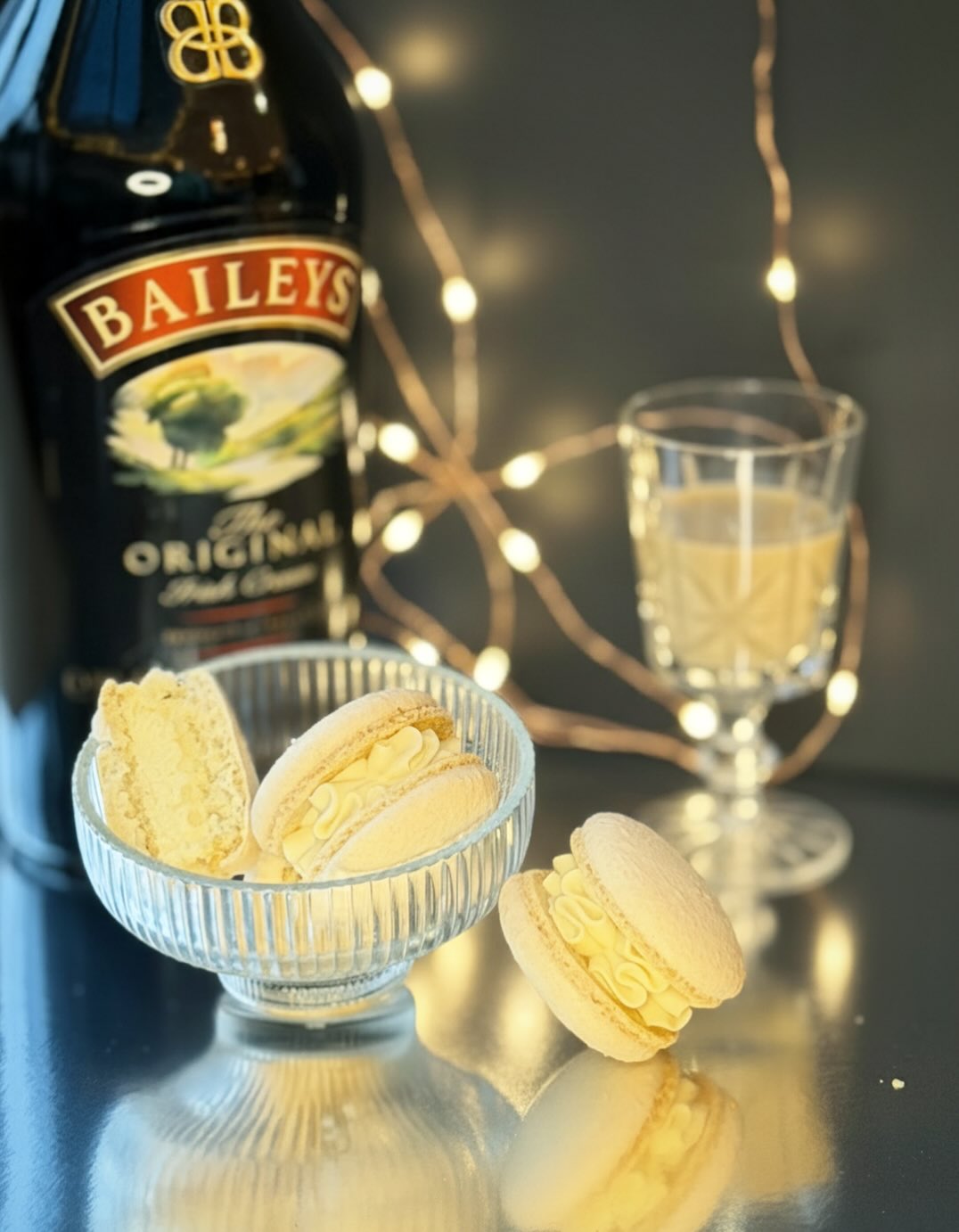 Is it too early for Christmas flavours? 🎄
One of our festive favourites is Baileys whipped ganache and it’s returning in December! If you’d like some of these beauties under your tree, after your Christmas dinner or maybe first thing in the morning - be sure to order before 15 December 🥰
#macarons #baileys #celebrate