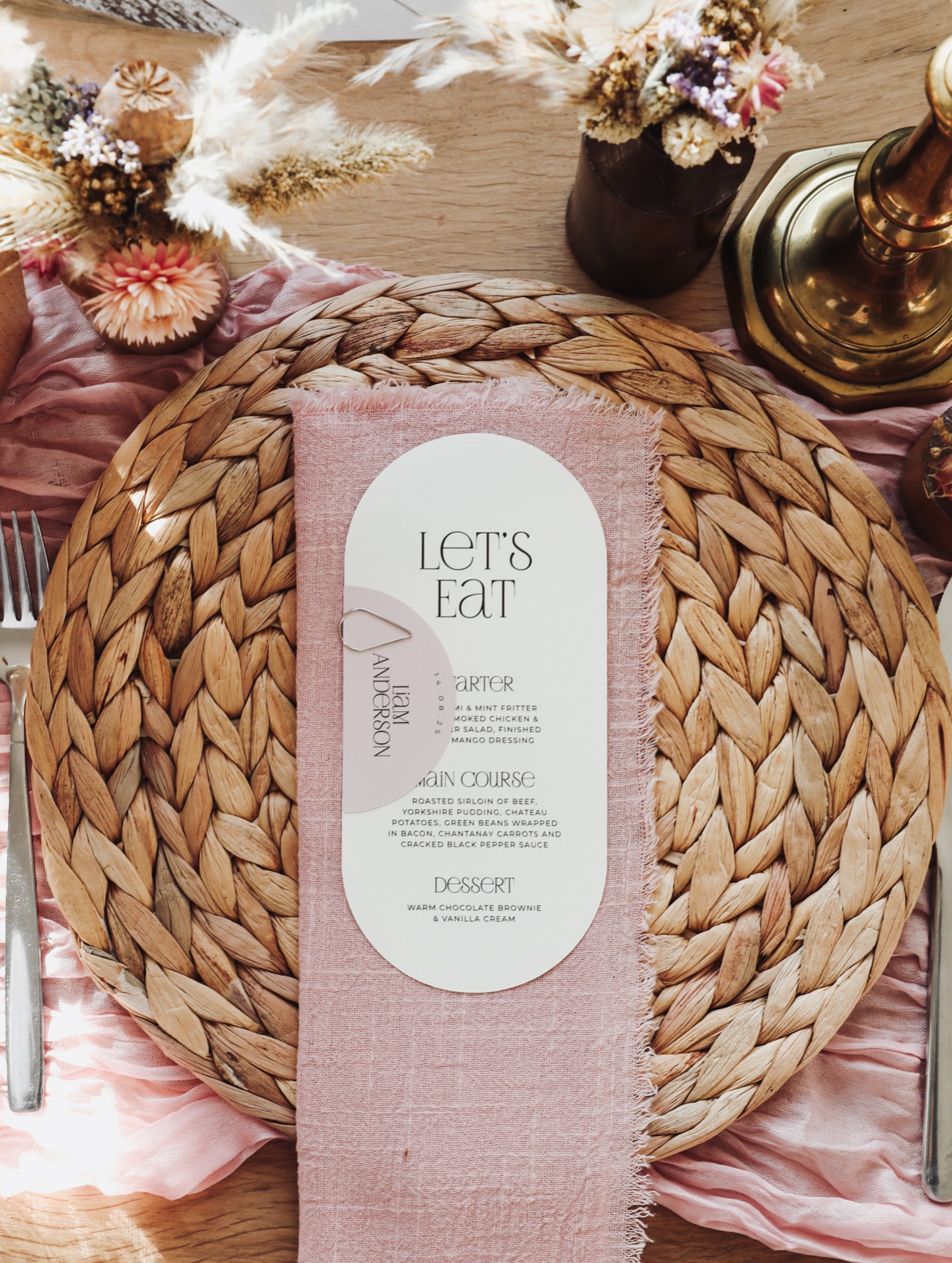 Here’s some menu inspo for you… that is all 🫶
#weddingstationery #stationery #menus #weddingmenus