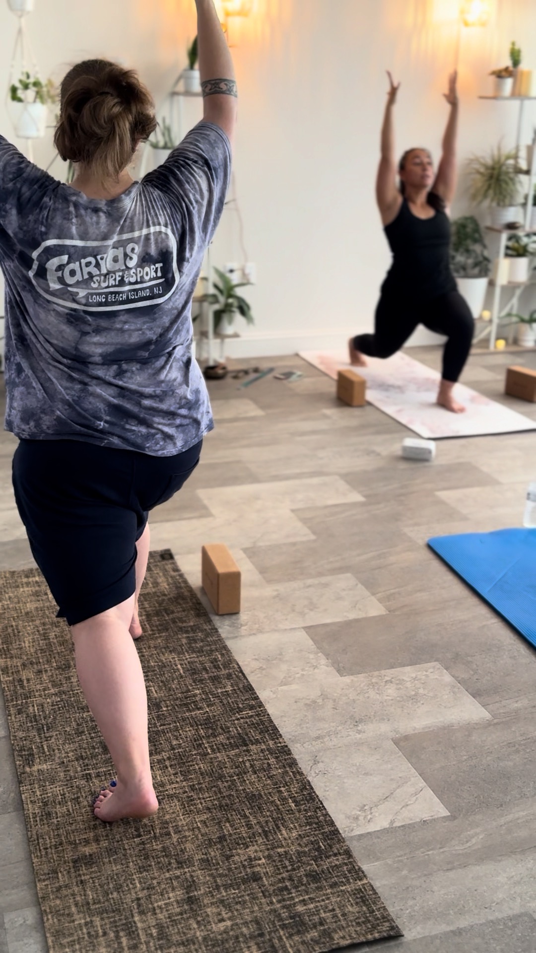 🌙 Thursday 7:30 PM — Yoga Flow & Restore (75 min) 🌙
In yoga, even one strong pose — like high lunge — teaches us presence, grounding, and balance.
Come move, come rest, come refill your cup. ✨
Register here: www.atlasyogaandmovement.com