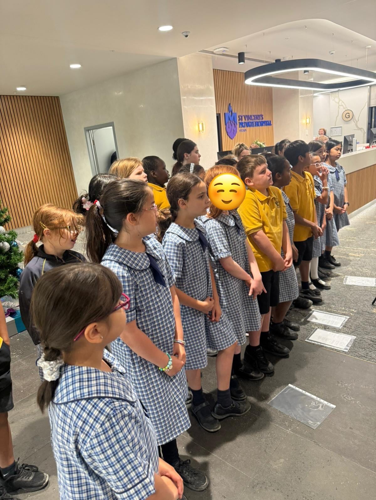 Stacey and our amazing choir did us all proud at St Vincent’s Hospital yesterday, filling the halls with joy and Christmas cheer. 🎶✨
They brought smiles to our hardworking carers, and to individuals and families navigating illness and injury at this time of year.
We’re so grateful for the light they shared. ❤️