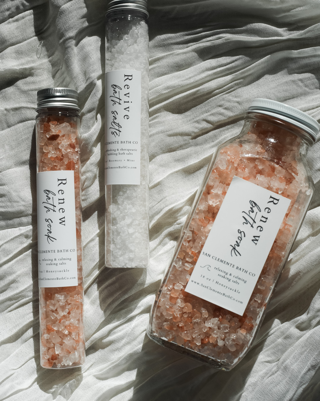 Create your own oasis with our bath soak + bubbles — perfect for relieving holiday stress! Don't forget to prioritize YOU!
Weekend sale still live! Use code BLACKFRIDAY for 30% off!
#MeTime #HolidaySelfCare #PamperYourself #SelfCare #HolidayVibes #BathTime #SpaDay #GiftIdeas #Relaxation