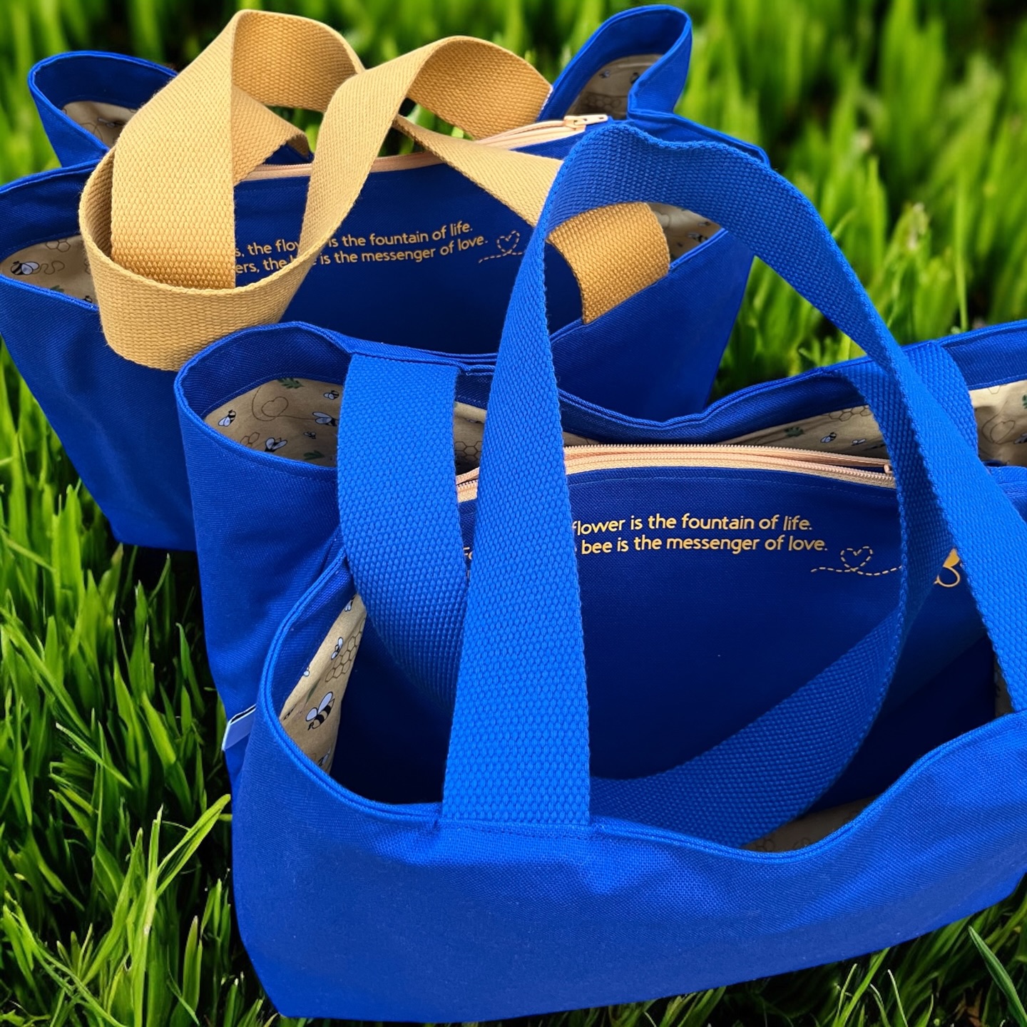 When function meets meaning. ✨📚👩🏻🏫
To wrap up our Lirio series, here’s a special edition of the tote — made for the two incredible teachers who guided my daughter this year.
We wanted something useful, beautiful, and full of intention.
So we adapted the Lirio Tote in their classroom’s colors:
💙 Deep blue base
💛 Bright yellow details
🐝 And a sweet bee pattern, in honor of their buzzing, curious, little learners.
Same thoughtful features:
📁 2 large compartments (fits A4!)
🧷 Middle zip fold
🎒 Plus little pockets for all the teacher essentials
From the classroom to the café, from stilettos to sneakers — this tote is ready to carry joy, gratitude, and everything else.
Whether it’s a gift or a treat, Lirio’s here for the long run. 🌿
#MM_Lirio #ThankYouTeachers #BeeInspired #PersonalisedGifts #SlowMadeBags #CarryJoy #EverydayFunction #ThoughtfulDesign #PoetryInFunction #HandmadeForHer #LilyInspired #ThoughtfulAccessories #CarryKindness #SlowStyleLove