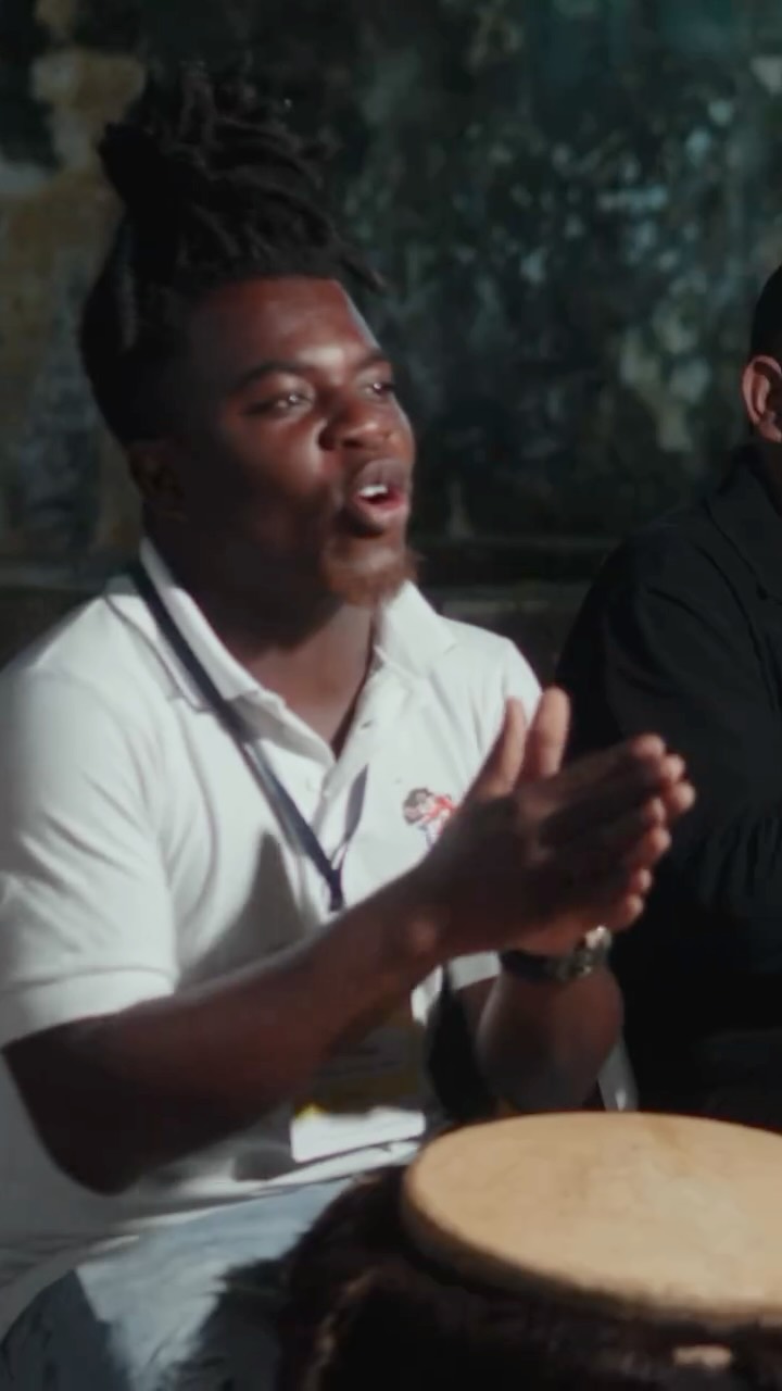 Así vamos viviendo el Mercado Cultural del Caribe ✨🌴
Días maravillosos de encuentros, de conexiones, de abrazar los saberes que nos unen. Nuestra franja académica y el encuentro de saberes nos han permitido tender nuevos puentes, volver a mirarnos y reconocernos desde lo que somos como región 💛🤝.
Así se han vivido también nuestros días: con emoción, con música, con conversaciones que abren caminos y con la certeza de que el Caribe sigue tejiéndose desde la fuerza de su gente 🌊🔥.
Seguimos viviendo este mercado con el corazón abierto.
#LoHacemosenCombo