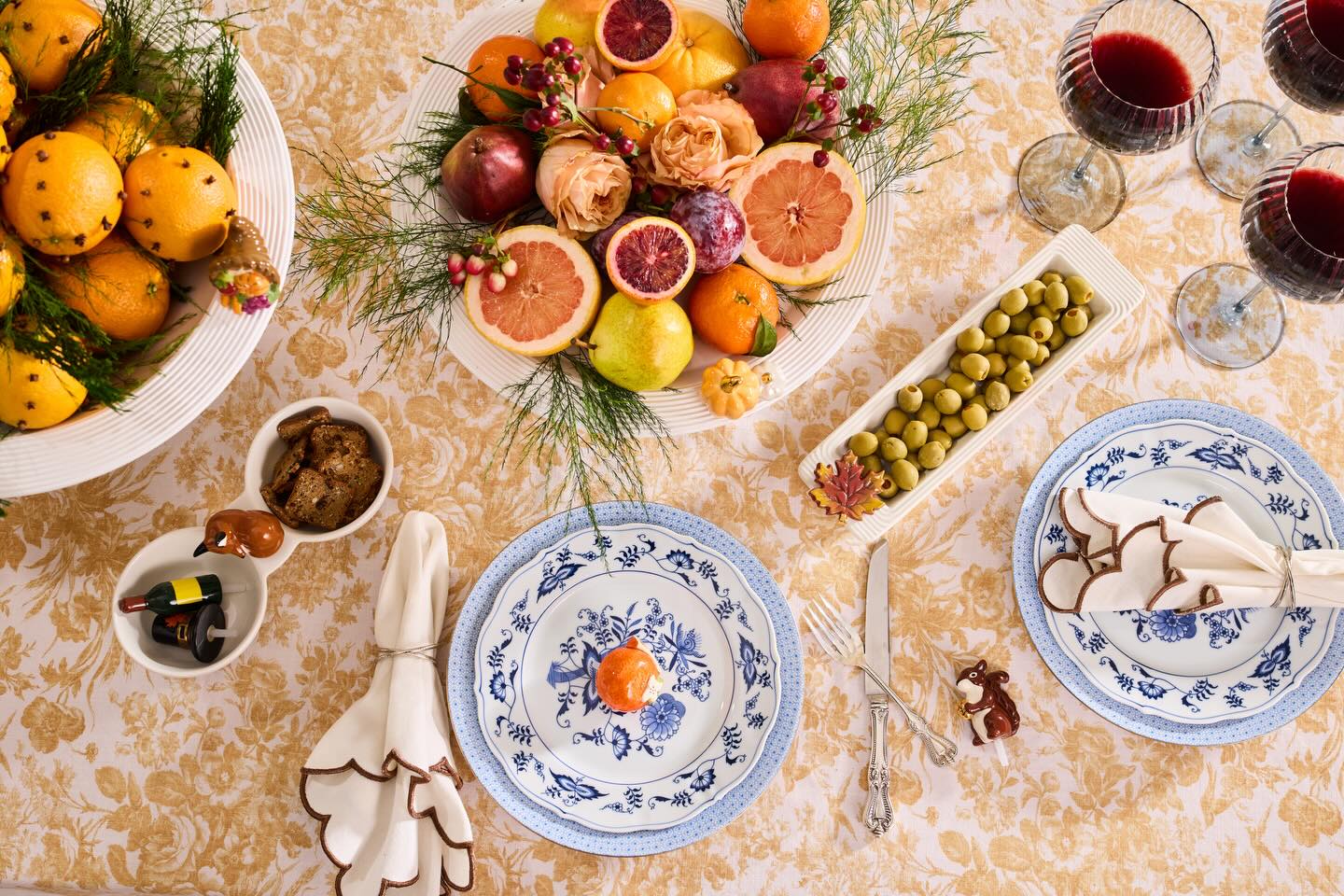 Happy Thanksgiving, love J&G 🤎
📸 table scenes from @norafleming fall collection!