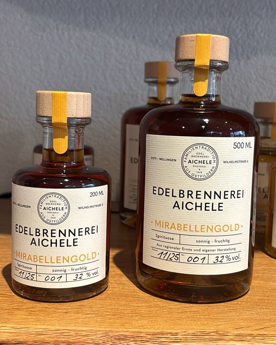 NEU NEU NEU
Nicht nur unser Quittengold ist zurück im Regal, nein, wir haben auch was ganz neues für euch:
MIRABELLENGOLD 💛🧡
Wer den Birnen- oder Quittengold mag, wird dieses Produkt sicher auch mögen.
Kommt vorbei!
#schnaps #likör #ostfildern #EdelbrennereiAichele #Regional #kecker #Mirabellengold #Quittengold #Birnengold