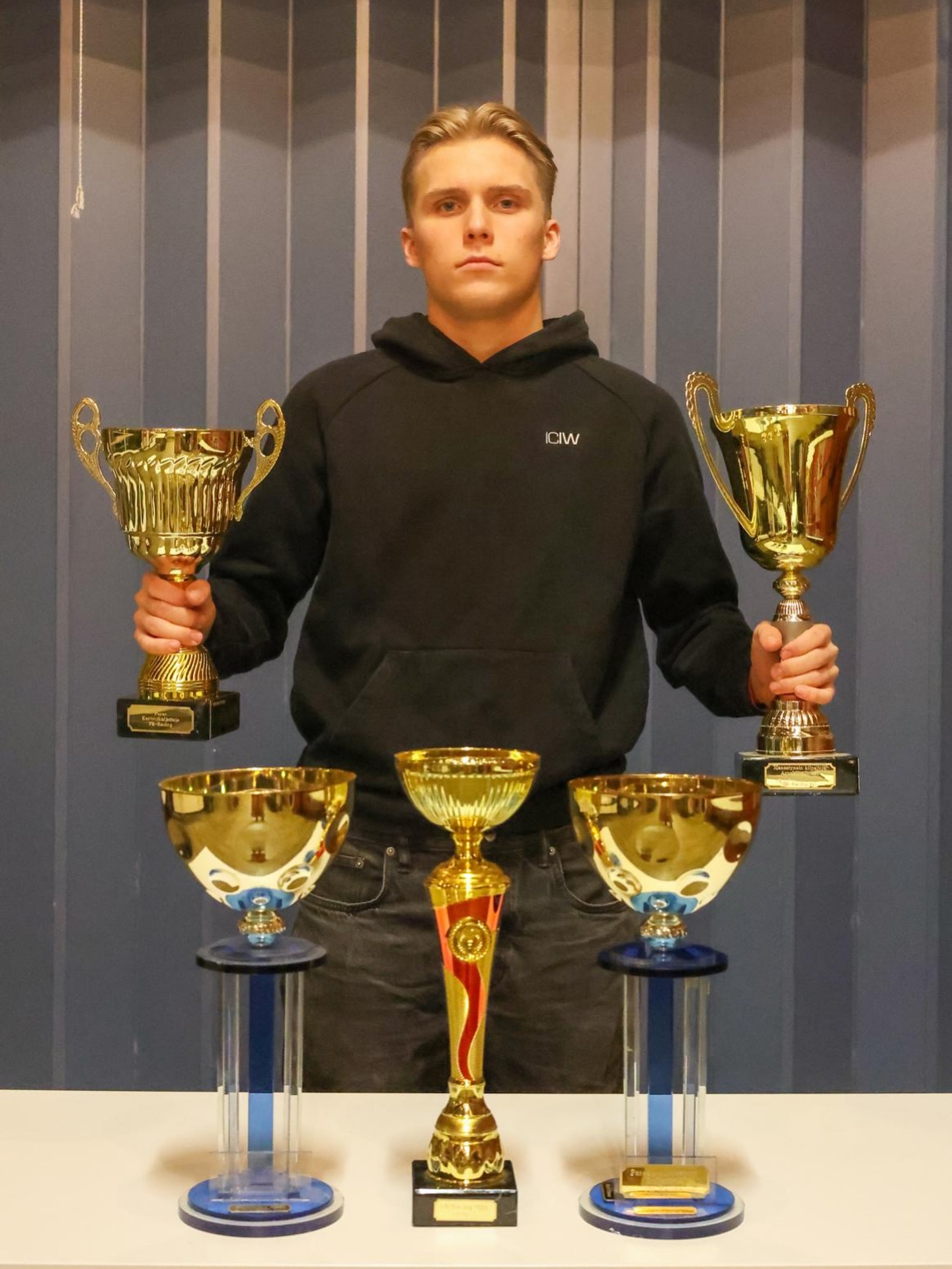 What an unforgettable evening at @pr_racing.tampere awards! 🏆
Even though the club is strongly rally-oriented, karting is also well represented — and this year it truly showed. MARA was recognized not only for his results in karting, but also for his strong performance in e-Motorsports.
Honored and proud to bring home five awards:
🏆Best Karting Driver
🏆Top Performer in Championship Series
🏆 PR-Racing e-Motorsport Driver — Member’s championship P1
🏆 PR-Racing Best e-Motorsport Driver
🏆 PR-Racing Karting: P1
Huge thanks PR-Racing for recognition and support ❤️
Motivation for the upcoming season is higher than ever 🔥
#mara #gomara #racewithmara #prracing #karting #motorsport #emotorsport #awards