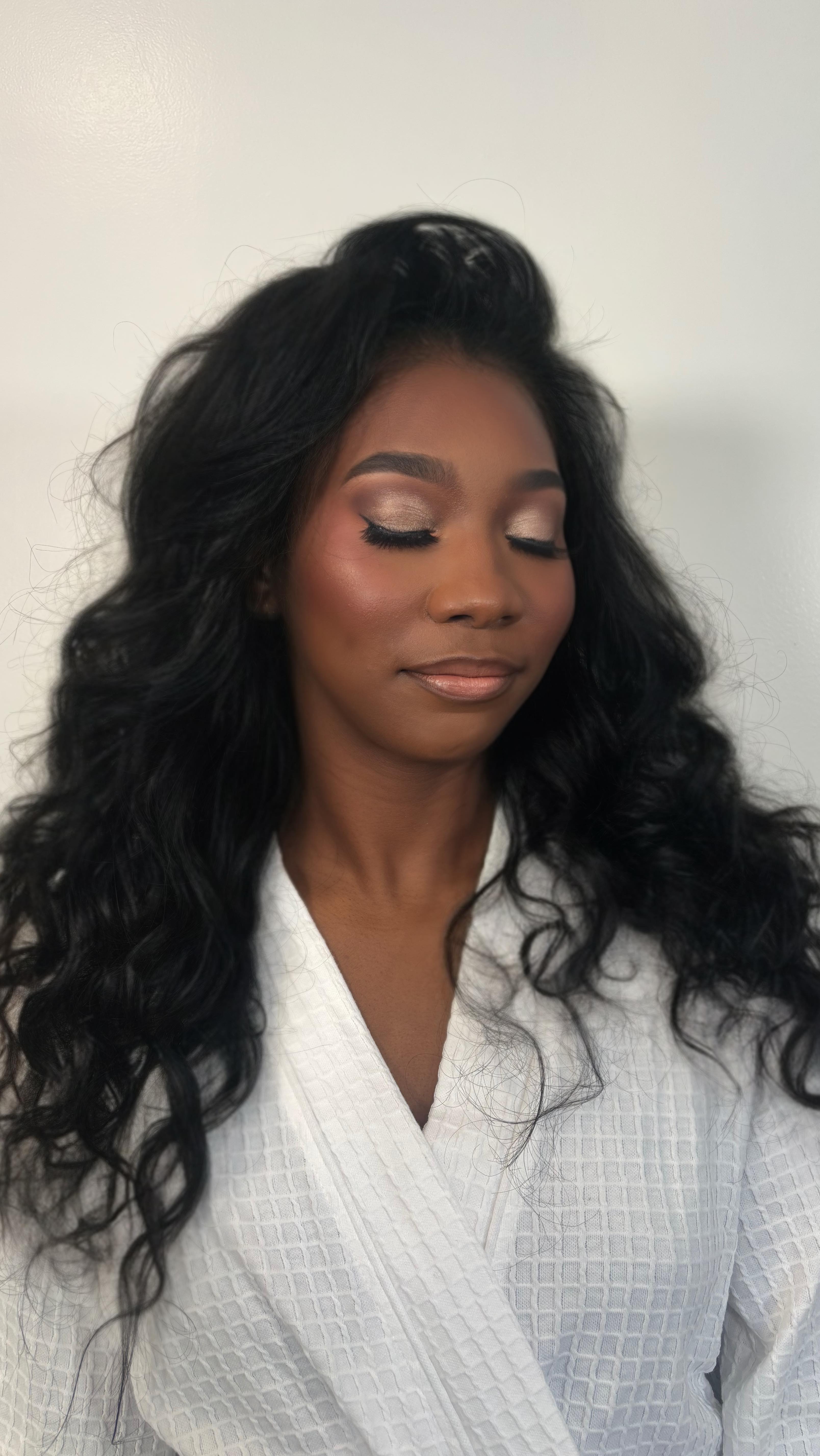 Makeup should make you feel like you, just turned up. This transformation is the perfect reminder that confidence is the real glow.
Book your soft glam moment , your before & after is waiting.
Now booking 2026 Brides and bridal parties.
Click the link in the bio or send a Dm for inquiries