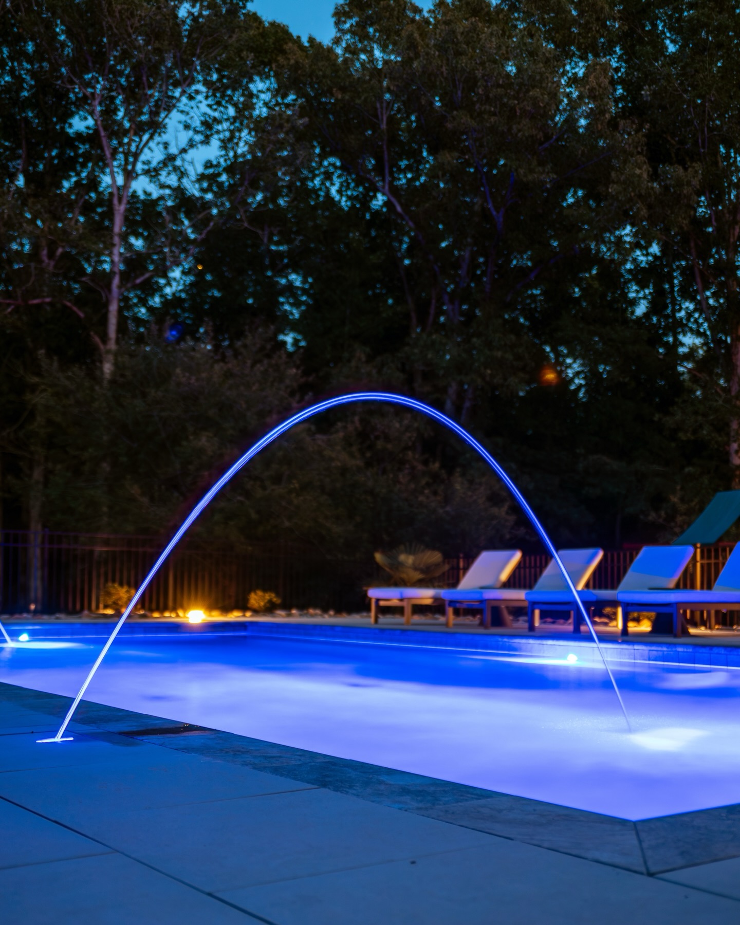 🌙 Pools hit different at night.
The right lighting doesn’t just brighten a backyard — it transforms it. From soft glows to vibrant reflections, pool lighting adds atmosphere, depth, and a sense of luxury that makes every evening outdoors feel special.
Swipe through and see how lighting brings these spaces to life after sunset…
then tell us in the comments: Which nighttime look is your favorite? 💬✨
#LakeOconeeBuilder #RightAngleConstruction #LakeOconeePools #LuxuryBackyard #OutdoorLivingGA #PoolLightingDesign #BackyardOasis #LakeOconeeLiving #CustomPoolBuilder #CraftsmanshipMatters #LakeOconeeLifestyle #GreensboroGAHomes #LuxuryPoolDesign