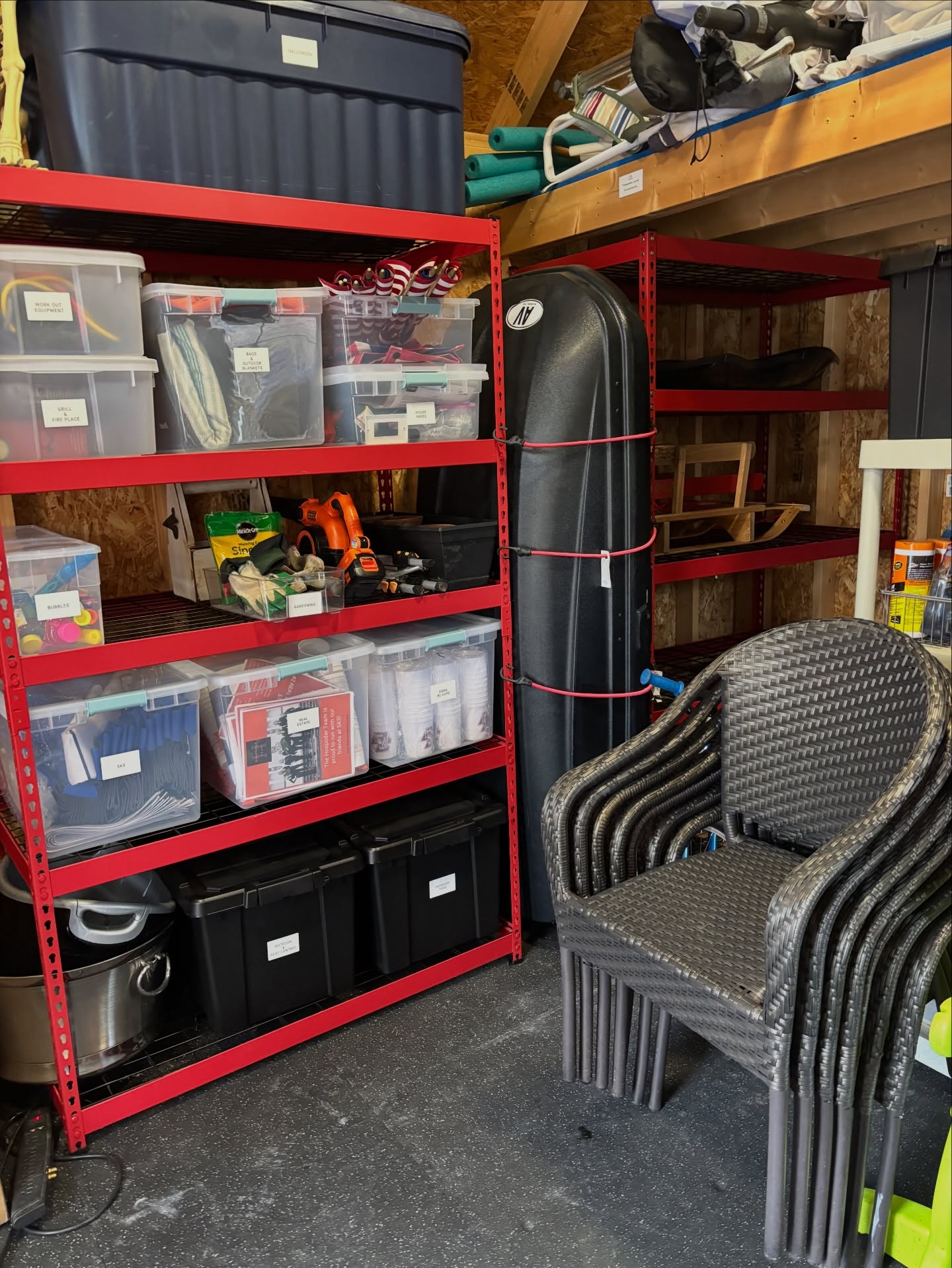 Today’s project: the outdoor shed!
We rolled up our sleeves and turned this cluttered catch-all into a functional, easy-to-use space. Everything now has a home, and our client can finally find what they need without the search mission.
Swipe to see the before & after—such a satisfying transformation! #shedorganization #mainlineparent #mainline #mainlinemom #proffesinalorganizer #organizedlife