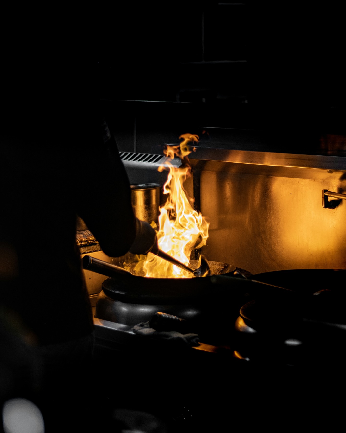 🔥 Fire, finesse, and flawless execution.
A signature moment in Chef Baptiste’s kitchen, where every flame enhances the flavor and elevates the experience.
Reserve your private dining moment.
📞+33 6 42 55 85 32
📧 info@bonappetitsbh.com
•
•
•
•
•
•
#PrivateChef #StBarthChef #FineDining #GourmetExperience #CulinaryArt #FoodLover #ChefLifestyle #LuxuryExperience #PrivateDining #StBarth #StBarths #IslandLuxury #TailorMadeExperience #Gastronomy #HauteCuisine #CookingWithLove #FoodPhotography #TasteAndElegance #ExclusiveExperience #BonAppetitSBHi