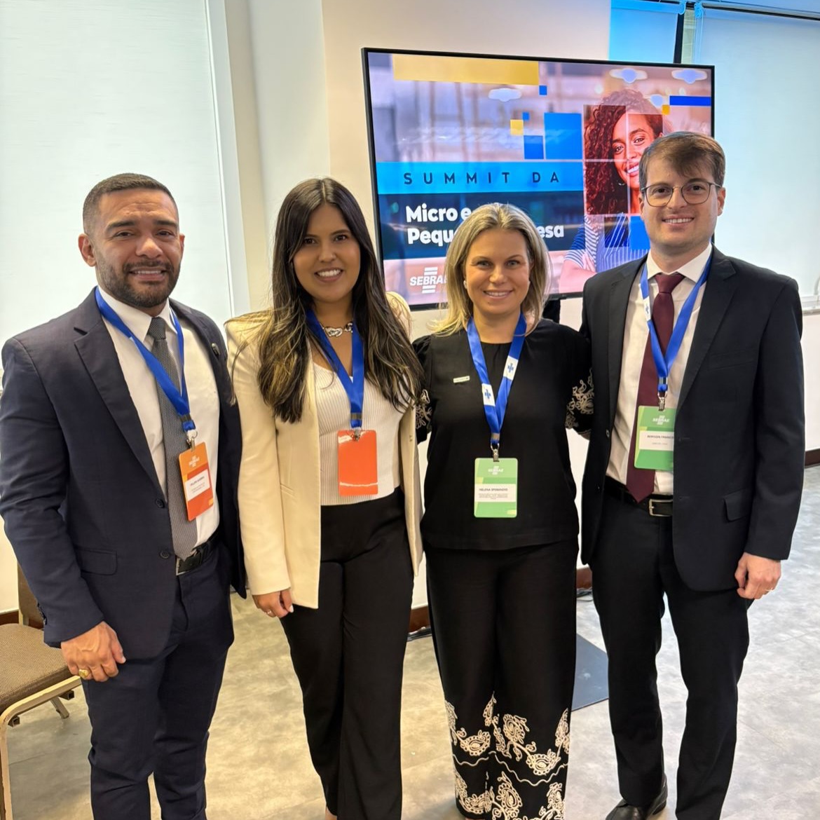 Sócio da @contarfcontabilidade, @rerisonviana, participando em Brasília do Summit da Micro e Pequena Empresa, ao lado de lideranças do empreendedorismo e do setor produtivo. O encontro reúne instituições como o Sebrae, a CACB e a CNDL para discutir temas decisivos, especialmente os avanços da Reforma Tributária e a atualização do Simples Nacional.
Representando a CDL de Fortaleza, acompanho de perto os debates que impactam diretamente a competitividade, a simplificação e o futuro das empresas brasileiras.