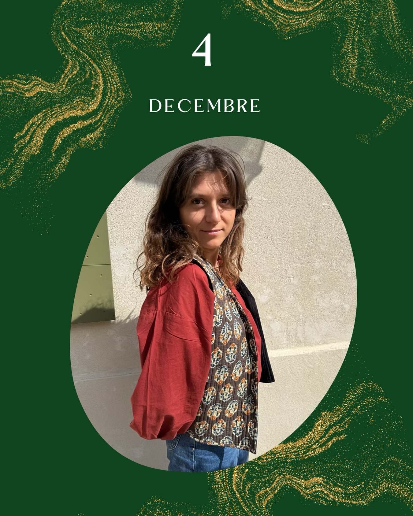 Jour 4 — La chemise unie marron
Aujourd’hui, place à la simplicité élégante avec notre chemise unie marron. Une couleur chaude, unie, pour celles et ceux qui aiment les silhouettes sobres et raffinées.
Elle se porte aisément — avec un jean pour un look casual chic, ou avec un pantalon plus habillé pour un style minimaliste et élégant. Idéale à la maison comme en balade, cette chemise s’adapte à toutes les envies, à toutes les journées.
Un basique intemporel, doux et rassurant, pour continuer ce calendrier sous le signe de la simplicité et de la sobriété ✨