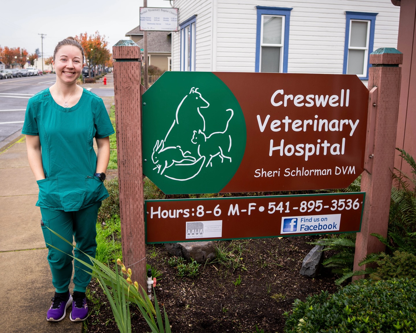 Senior biology major Annika Poet spent her fall semester turning her passion into purpose at Creswell Veterinary Hospital. 🐾
From assisting in exams and surgeries to learning from expert mentors, Annika gained hands-on experience caring for a wide range of patients, including opportunities to pursue her passion for working with rabbits.
The outside the classroom skills she developed, along with meaningful moments seeing the impact of her work on both animals and clients, reinforced her desire to pursue advanced studies in veterinary medicine and a future career in the field.
Annika encourages students that are preparing for their internships to take full advantage of the opportunities and to actively invest in the experience. “The value of an internship is honestly what you put into it,” she said. “There are a lot of opportunities presented to students, but it’s so personalized. You need to put value in it; otherwise, you’re not going to get out what you think you will.”
Great work, Annika! 👏
Watch the full Q&A in our YouTube!
Read the full article on our website!