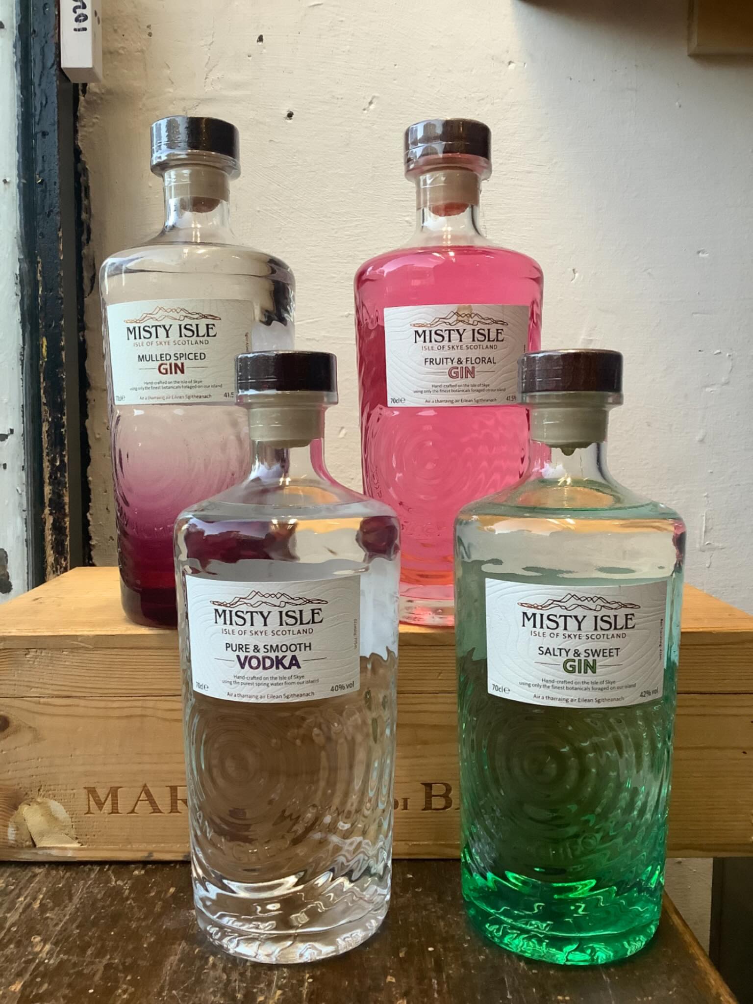 LAST TASTING OF NOVEMBER!!
Misty Isle are coming in this Saturday (29th!!) for a tasting between 1pm and 5pm! Come try some Gin and Vodka!
I’m sure your loved ones would enjoy a good gin and vodka from the Isle of Skye!!
@isleofskyedistillers @misty_isle_spirits_de