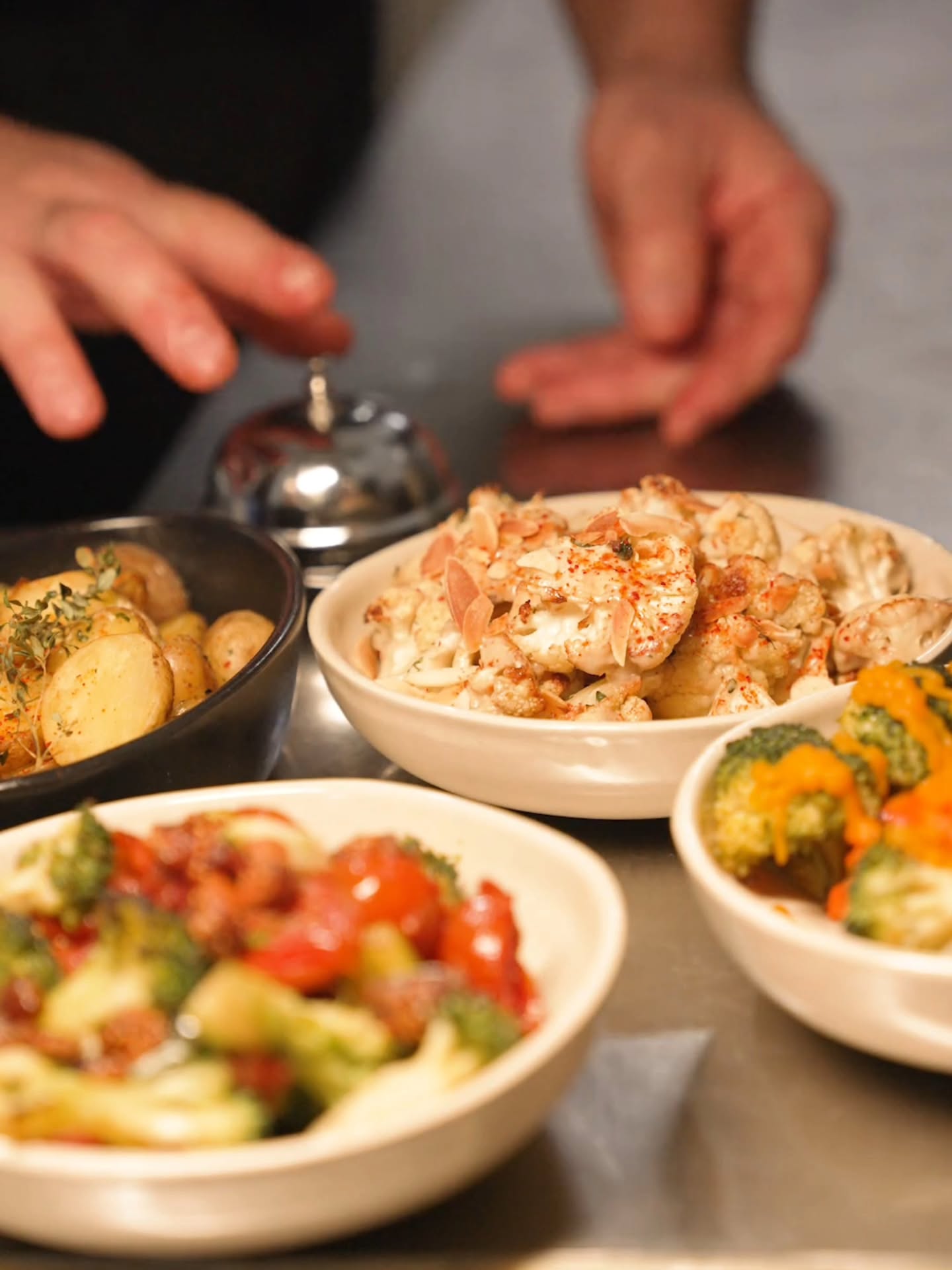 Parce qu’une belle viande mérite de belles garnitures ✨
Colorées, généreuses et pleines de goût, elles accompagnent nos viandes et font toute la différence.