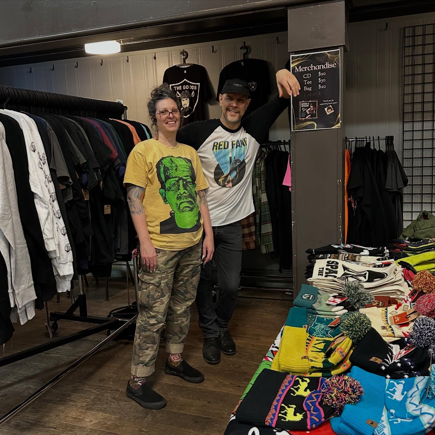 @wisehallandlounge Market. Open till 9 come on down and support you locals.