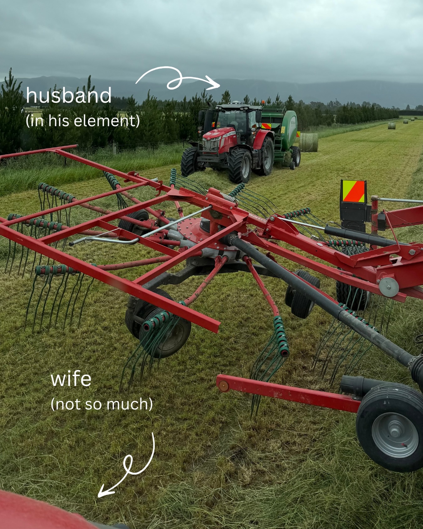 David on the baler, Katie on the rake — teamwork at the heart of what we do
#staffordagriculture
#owneroperated
#canterburyfarming
#nzfarming
#agcontracting
#farmingteamwork
#balingseason
#raking
#farmmachinery
#masseyferguson
#tractorreels
#ruralnz
#midcanterbury
#farmlifenz
#coupleswhofarm
#grasswork
#silageseason
#behindthescenesfarm