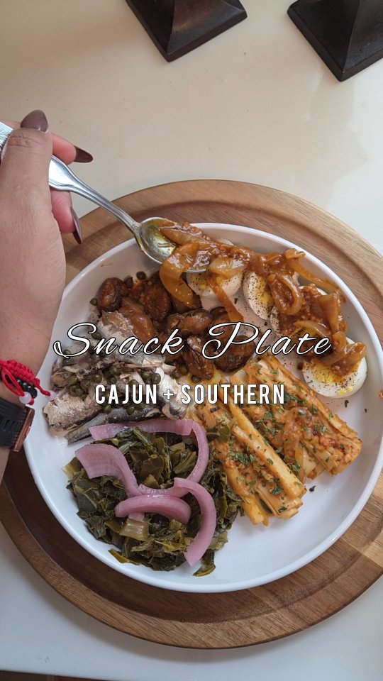 Savory Snack Plate with a Cajun + Southern twist 10/10
#savorysnackplate #savorysnack #charcuterieboards #sardines #snackplatter #oysters #seafoodboileggs #boiledeggs #heartsofpalm
Savory Snack Plate | Charcuterie Board | Smoked Sardines | Snack Platter | Seafood Boil Eggs | Hearts of Palm Recipe