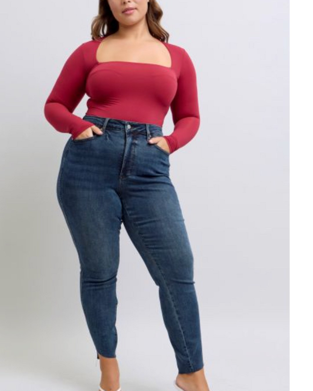 Say hello to the ultimate fit! ✨ The Plus Judy Blue Tummy Control Step Hem Skinny is your go-to for comfort and chic styling. Get yours now! #ConwaysFashion #PlusSizeFashion #StepHem Link in Bio
