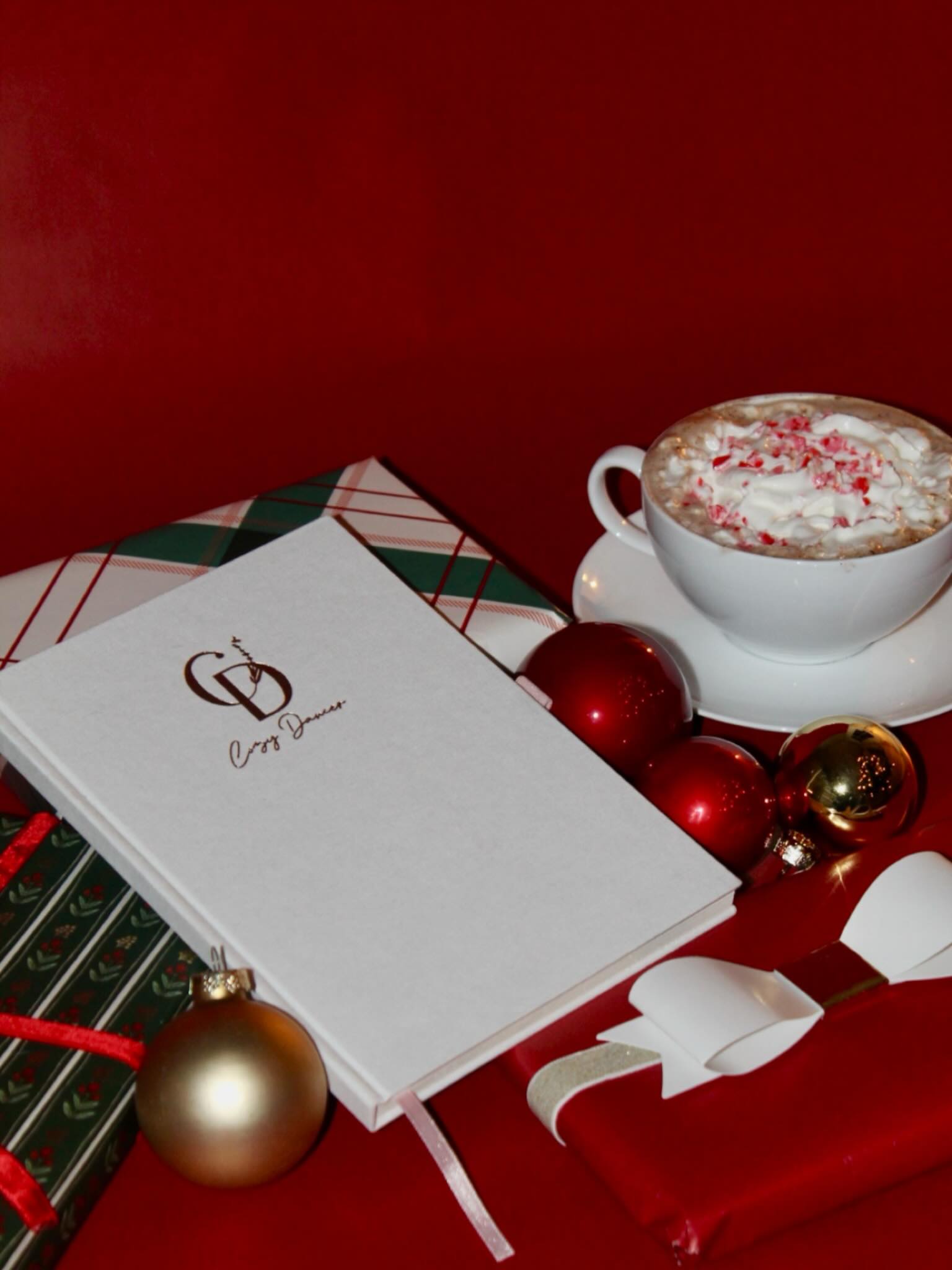 Why wait ‘til Friday? Shop the lowest price of the year NOW at cozydancer.com ✨
#blackfriday #smallbusiness #dancegift #dancejournal #balletgiftideas #christmasgiftguide