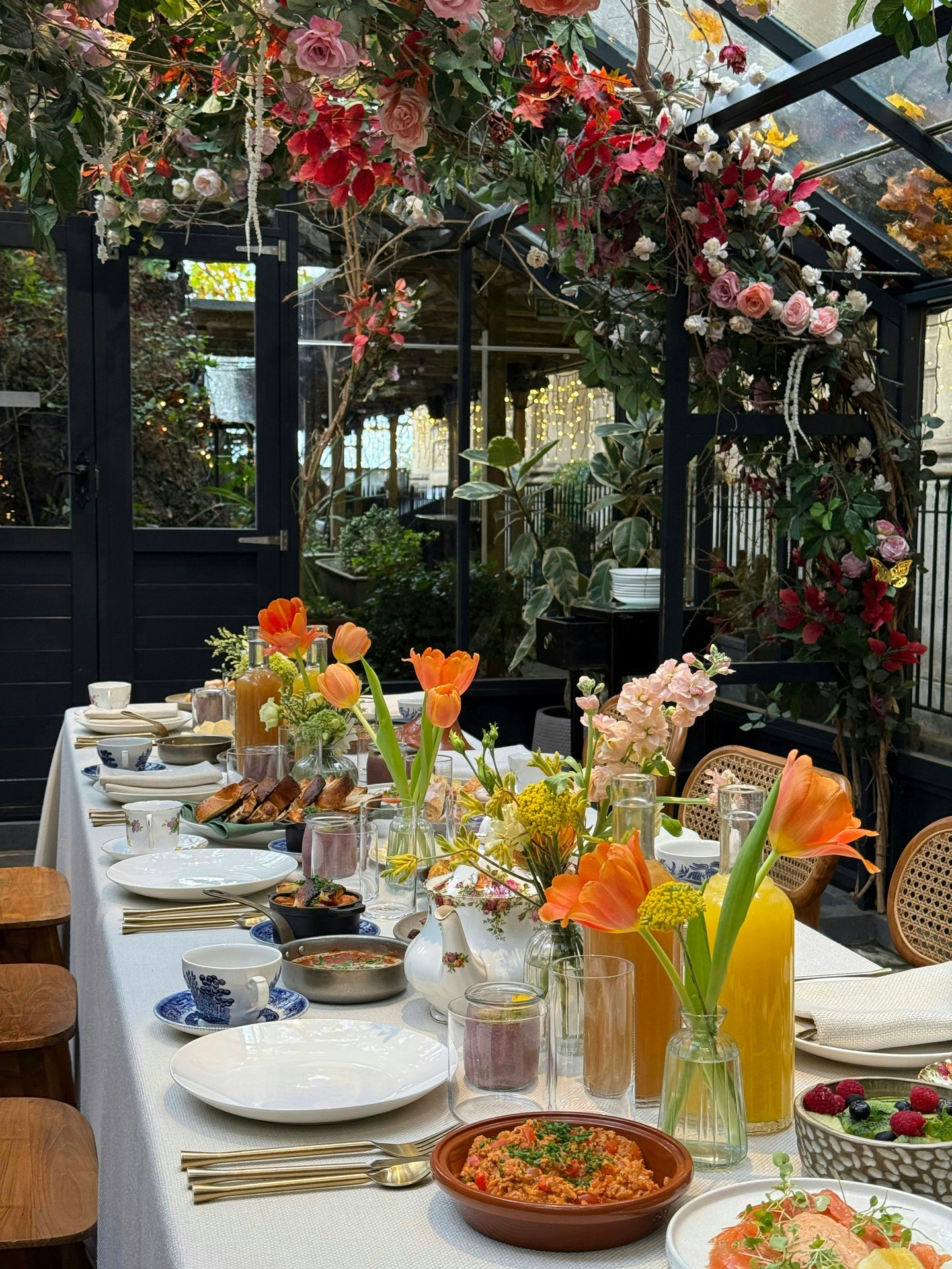 Elevate your next corporate event with our Day Delegate Packages at The Greenhouses. 🌿✨
Begin the day with a nourishing breakfast, followed by a half-day or full-day menu designed to support focus, productivity and collaboration. A shared lunch, mid-afternoon snacks and continuous refreshments keep your team energised throughout, while our refined spaces create a seamless and inspiring working environment. 💫
Ideal for conferences, workshops and team-building days that are designed to leave a lasting impression.