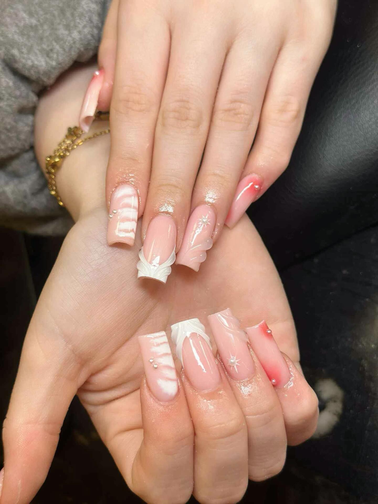 Wir freuen uns sehr auf euren
Besuch, mit oder ohne Termin ✨✨✨❤️❤️❤️ #nailstyle #nailsofinstagram #frenchnails