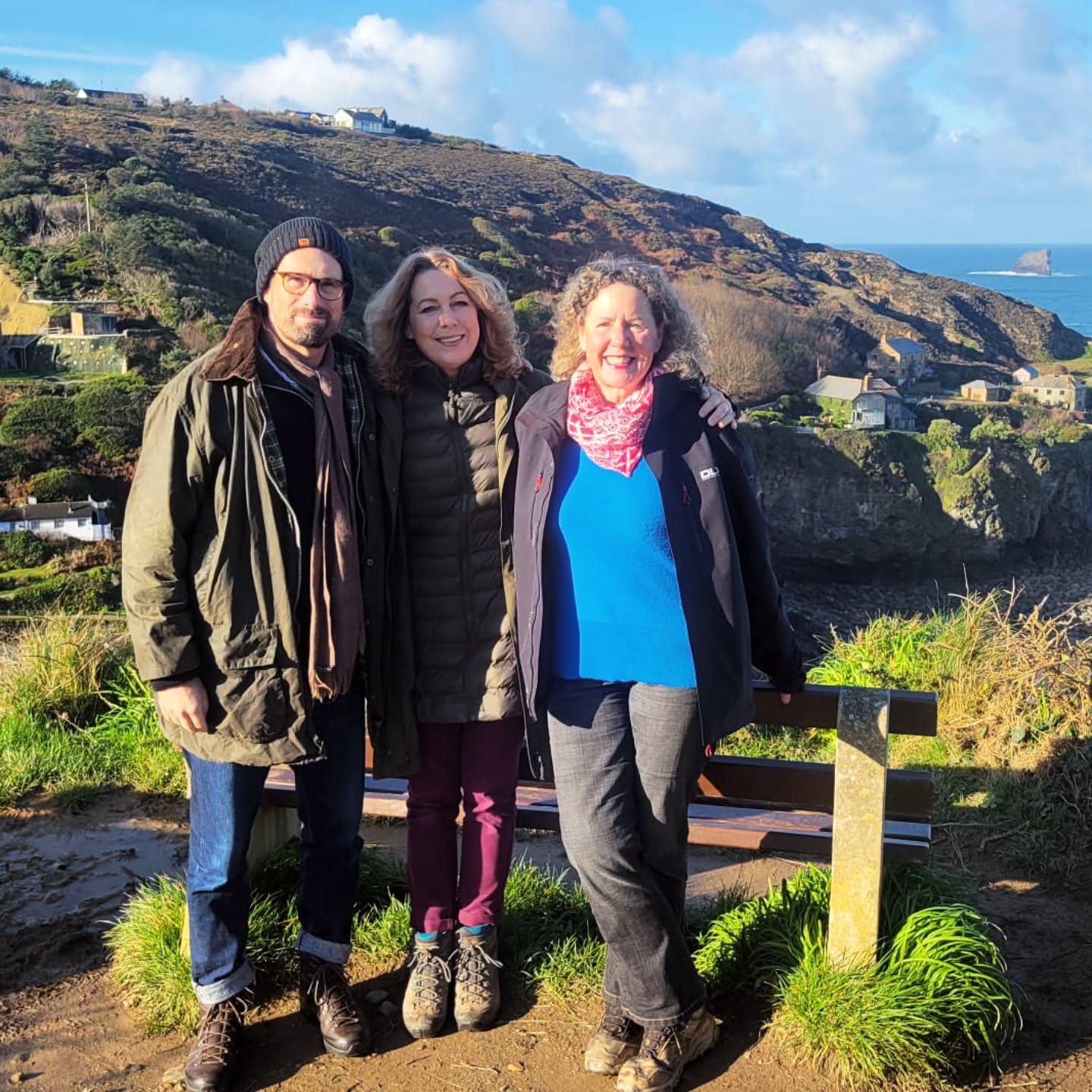 I have my lovely sister here! Aggie to Perranporth walk today.
If you haven't already, check out @katewillowsart ❤️
#coastpath
#cornwall