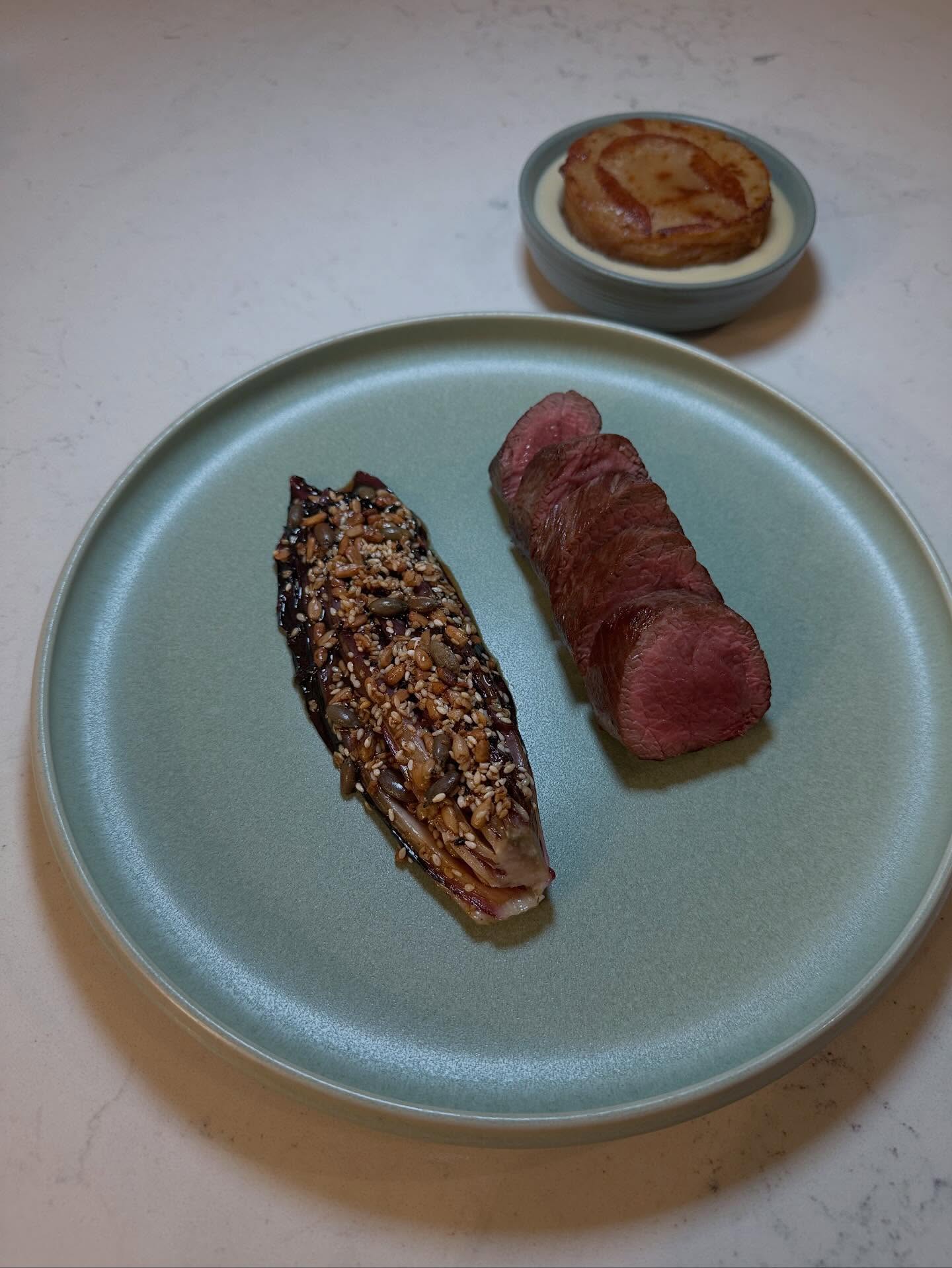 Roasted fallow deer with sauce grand veneur, pommes boulangère, Jerusalem artichoke purée, braised radicchio glazed with sherry vinegar, orange & toasted seeds
#foodies #chefs #cambridge