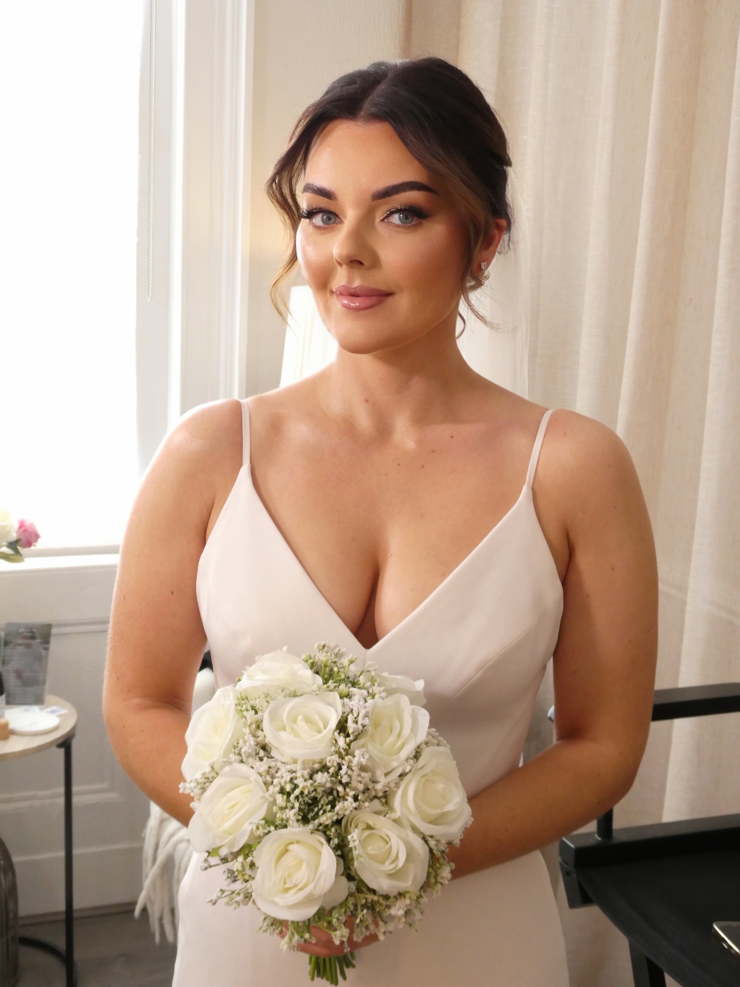 MY 2027 DIARY OPENS SOON ✨
Toni booked my Studio Bride package including makeup, hair and a trial appointment all at my studio before her special day.
Such a convenient option for brides having a smaller ceremony or a more relaxed day!
If you would like to get ready at my studio on your wedding day, or you’d like my travelling bridal services for 2026 please enquire through the link in my bio!
My 2027 diary opens in January! Want to get on my V.I.B list? I’ll reach out to you in January with pricing and availability!
I hope I can help you!
Eleanor x
Spray tan artist: @_themanicurist_