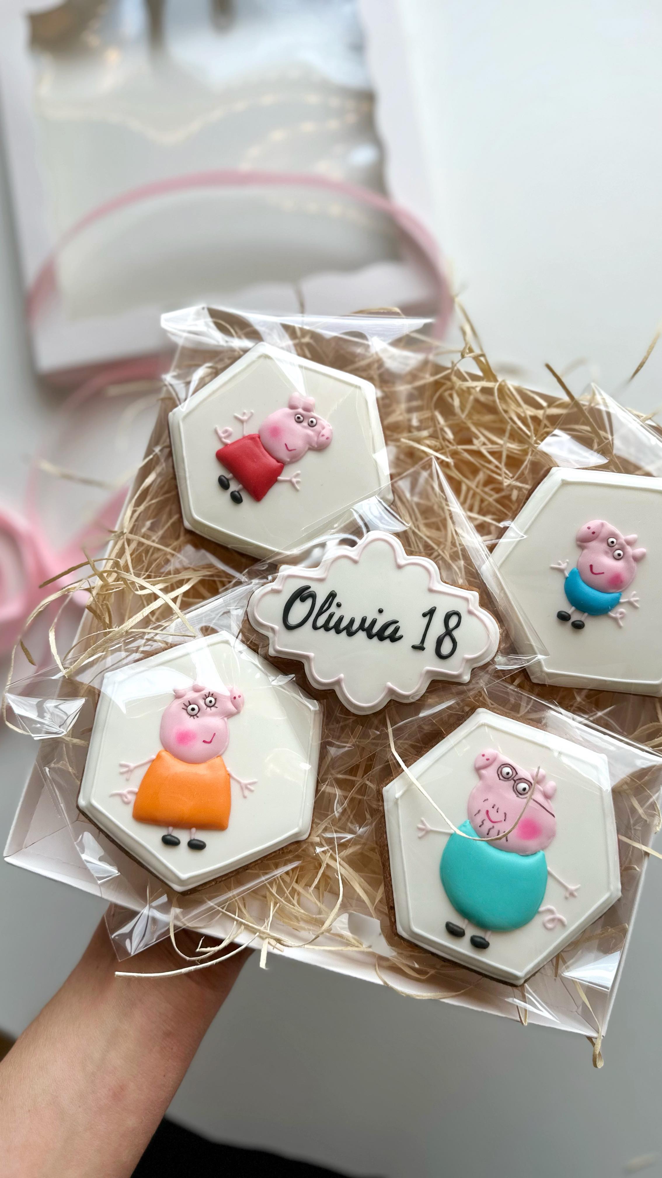 A w przerwie między choinkami i śnieżynkami… :) 🐽#lukierkrólewski #peppathepig #swinkapeppa