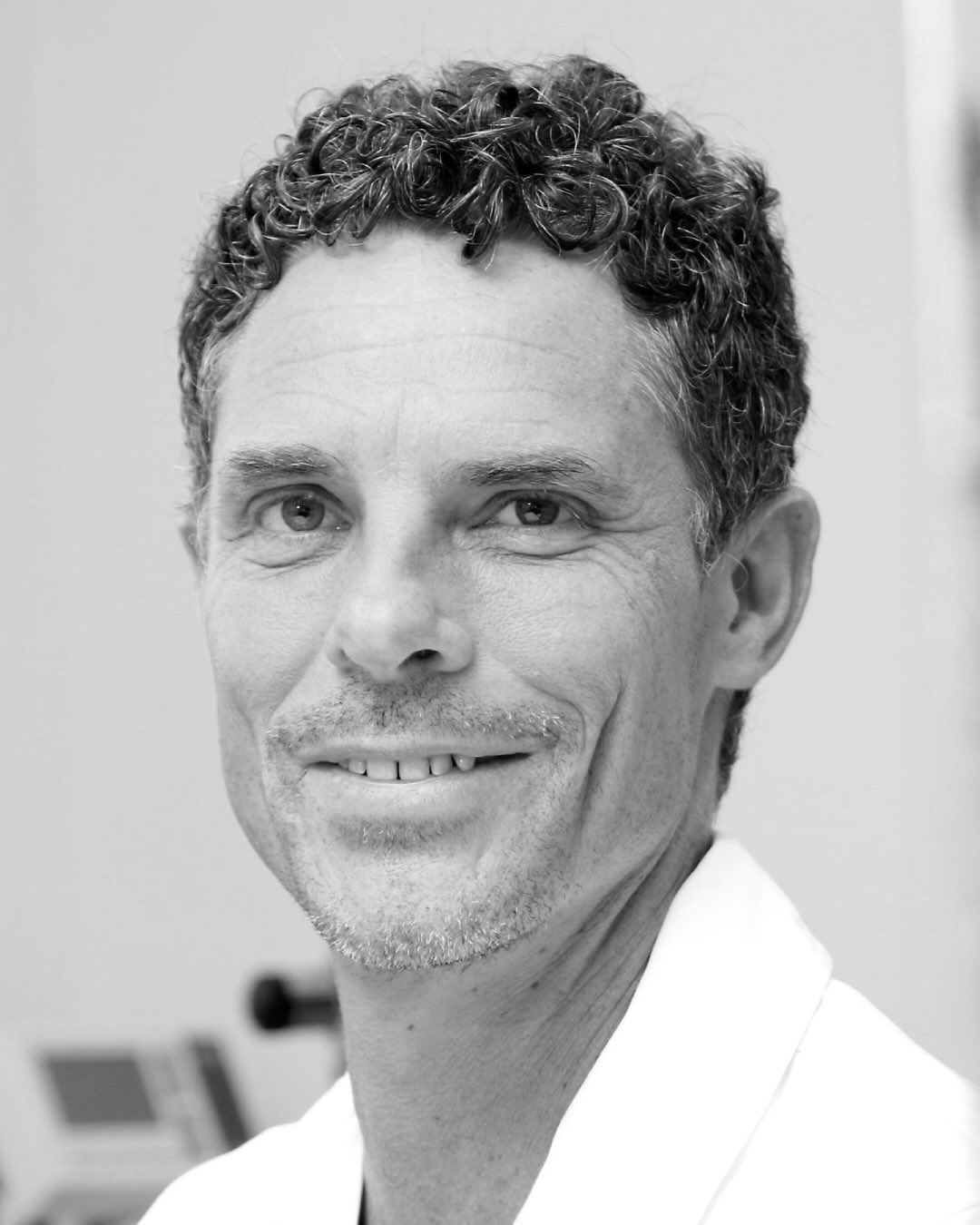 Lyftaal pays tribute to @trevorsteyn 🕊
The sudden passing of Trevor Steyn, founder of @esseskincare_ , has left a quiet ache in our industry and in all the hearts he touched. We have taken a moment to sit with the news, to honour the weight of it, and to reflect on the extraordinary impact he had on the world of holistic skincare.
We’ve always had deep admiration for Trevor’s visionary approach. Long before microbiome-based skincare became a global movement, he championed the belief that skin thrives when we work with nature rather than against it. It was a philosophy that resonated deeply with us at Lyftaal, and one that helped shape the very way we think about healing, balance and long-term skin integrity.
Trevor was not simply a scientist, or a founder, or a pioneer. He was a custodian of knowledge, someone who shared generously and pushed gently but persistently for a more conscious, considered beauty world. Through ESSE, he proved that innovation and integrity can walk hand-in-hand, and that true transformation often begins with humility and curiosity.
His work lit a path for so many of us, reaffirming what we always felt in our hearts to be true: that skincare is at its most powerful when it honours biology, respects individuality and treats the skin as a living, breathing ecosystem.
Today, we honour Trevor’s remarkable legacy. May we continue to learn from his courage, his questioning spirit and his unwavering dedication to doing better for people and for the planet. And may we carry forward the light he sparked in our industry.
#Lyftaal #ESSESkincare #TrevorSteyn