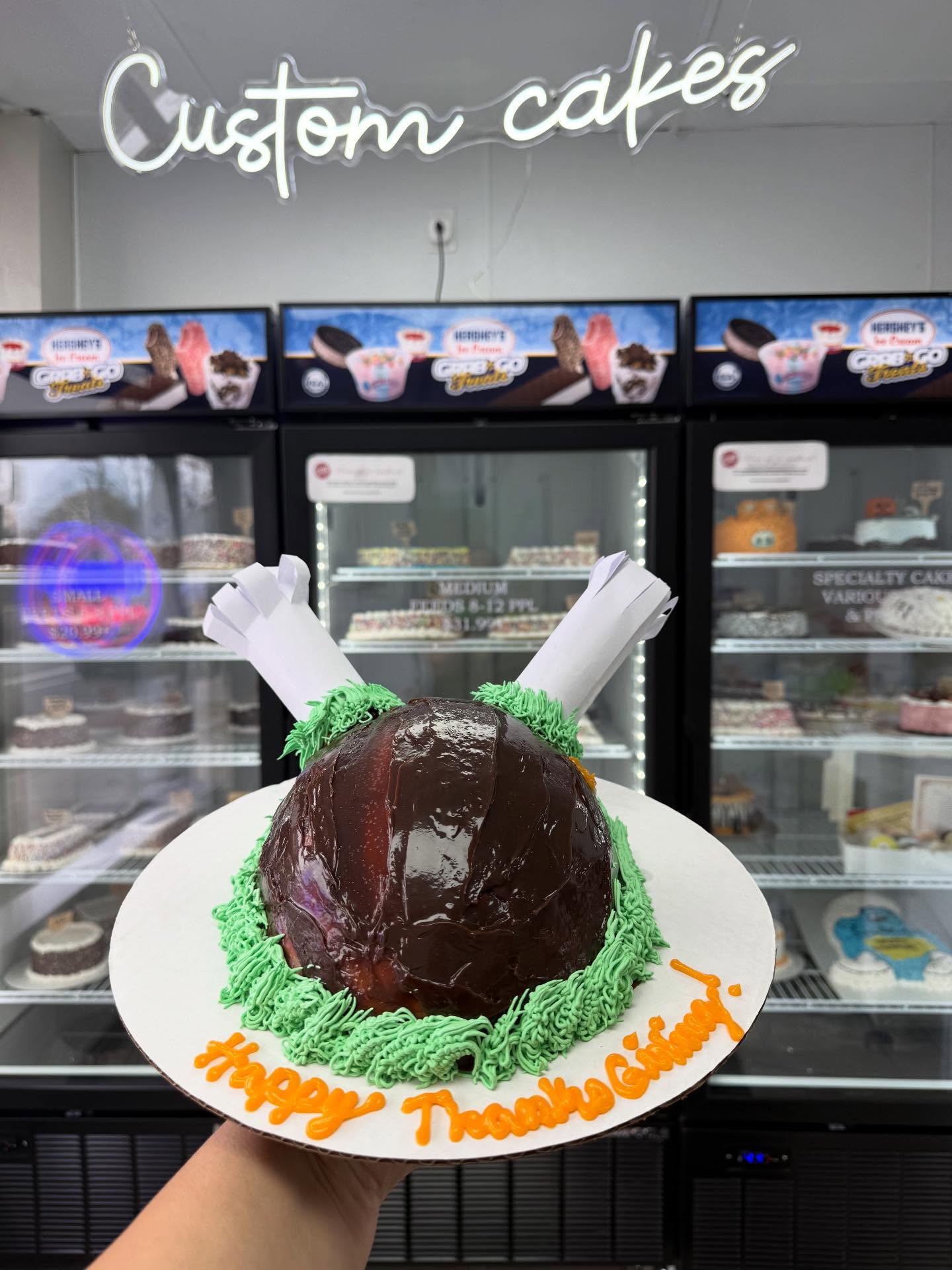 Turkey… but make it ICE CREAM. 🦃🍦Fudge-coated, flavor-filled, and perfect for your Thanksgiving table! Call now to pre-order!
📞 (631) 532-5877
📍 1648 Great Neck Road Copiague, NY