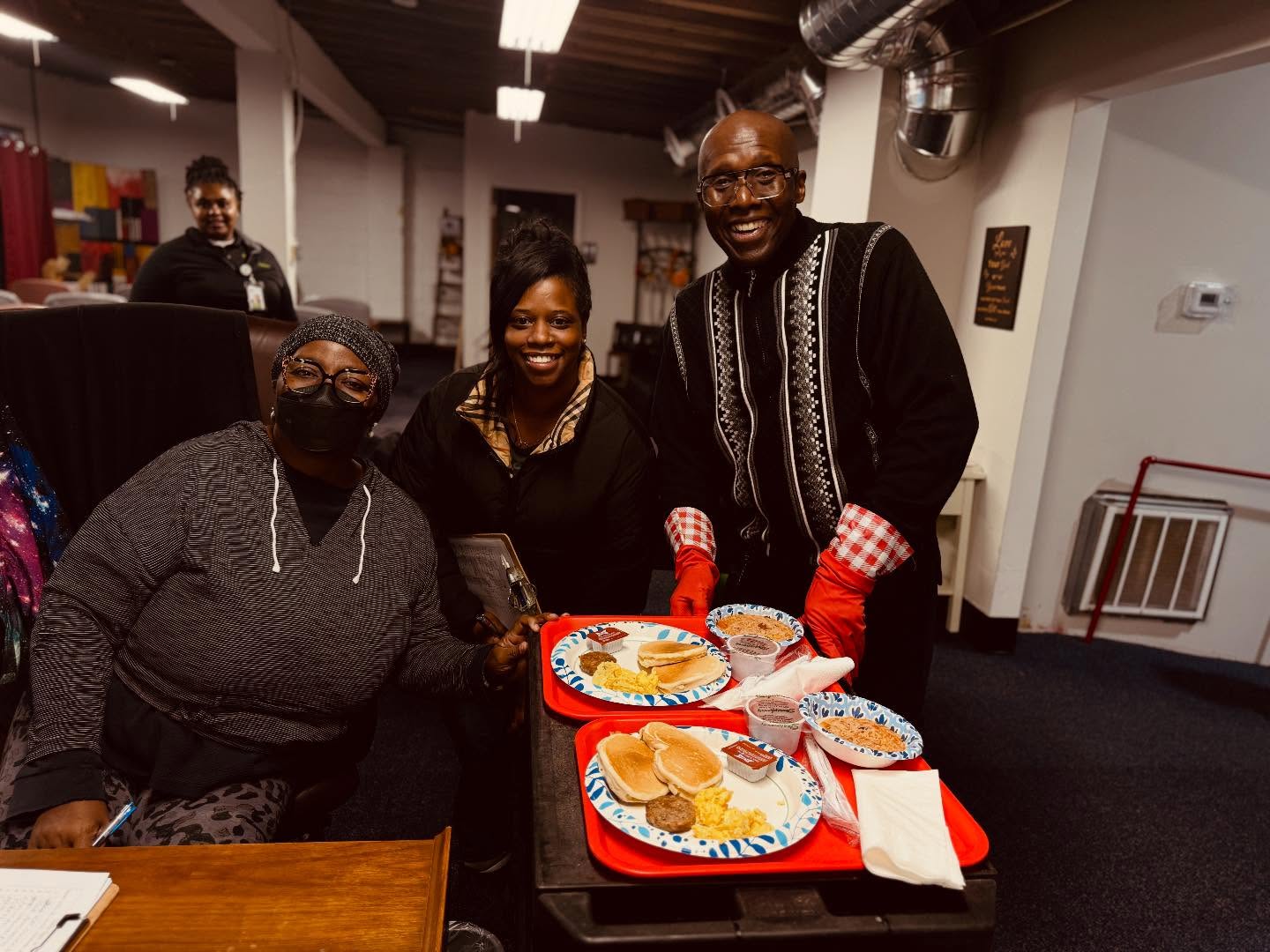 Serving our community today at 11 AM! ❤️
Stop by 2000 Parsons Ave for warm meals, snack packs, and even cat & dog food for our neighbors’ furry friends.
Everyone is welcome — we’re here with love, support, and a helping hand. 🧡