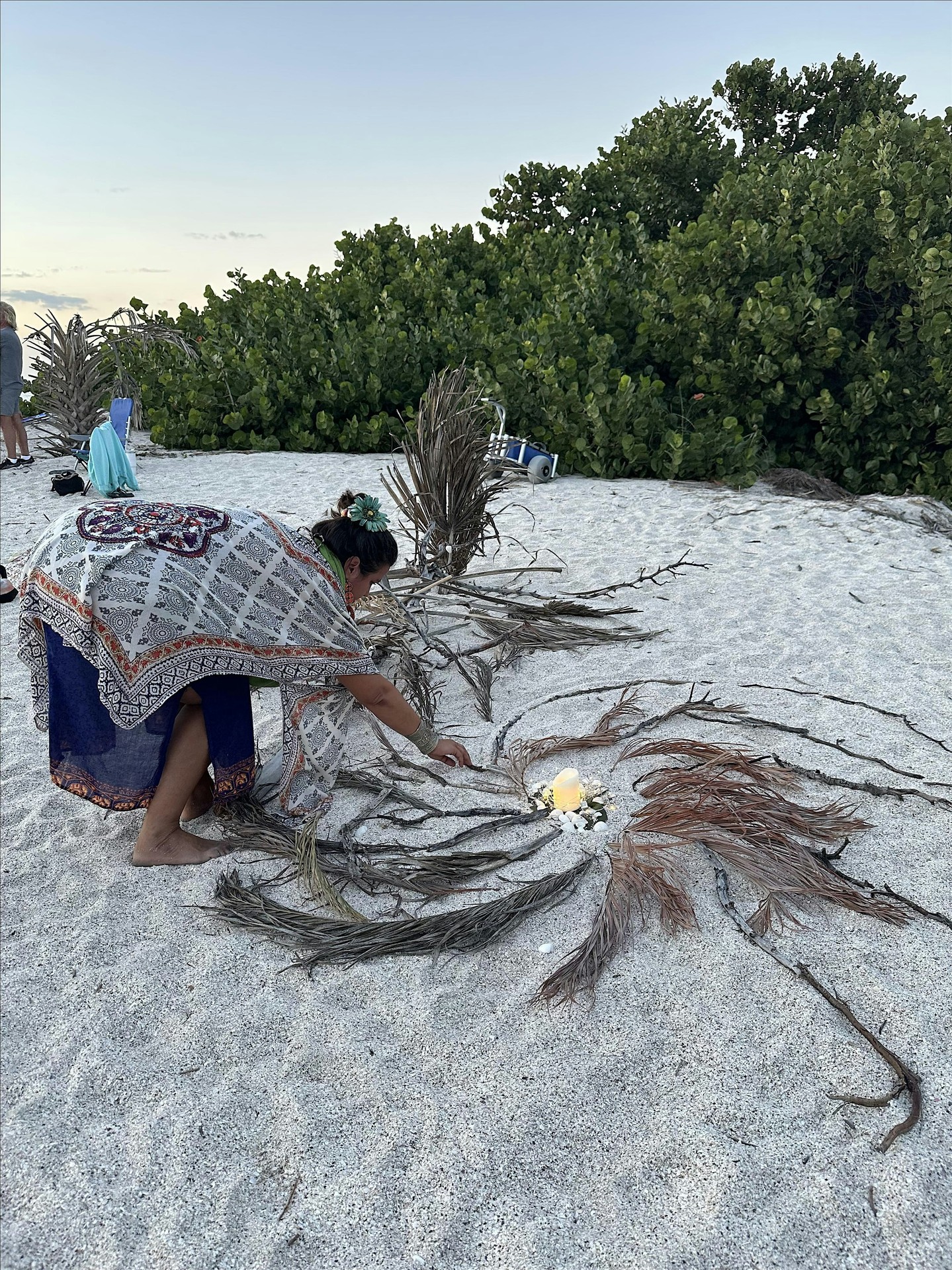 Don't miss out on creating magic under the Cold Moon's final supermoon of 2025!
Join us in person for our Nature Mandala Gathering on Thursday, December 4th at 4:44 PM.
Link in bio for more details ☝️
@manuestrazulas
#ColdMoon #NatureMandala #Supermoon #FullMoon #2025MoonGathering
#NatureMandala #EarthMandala #CommunalArt #IntentionSetting #ReleaseRitual #Manifestation #MindfulnessPractice #NokomisFL #VeniceFL #NokomisBeach #DecemberEvents #FullMoon2025