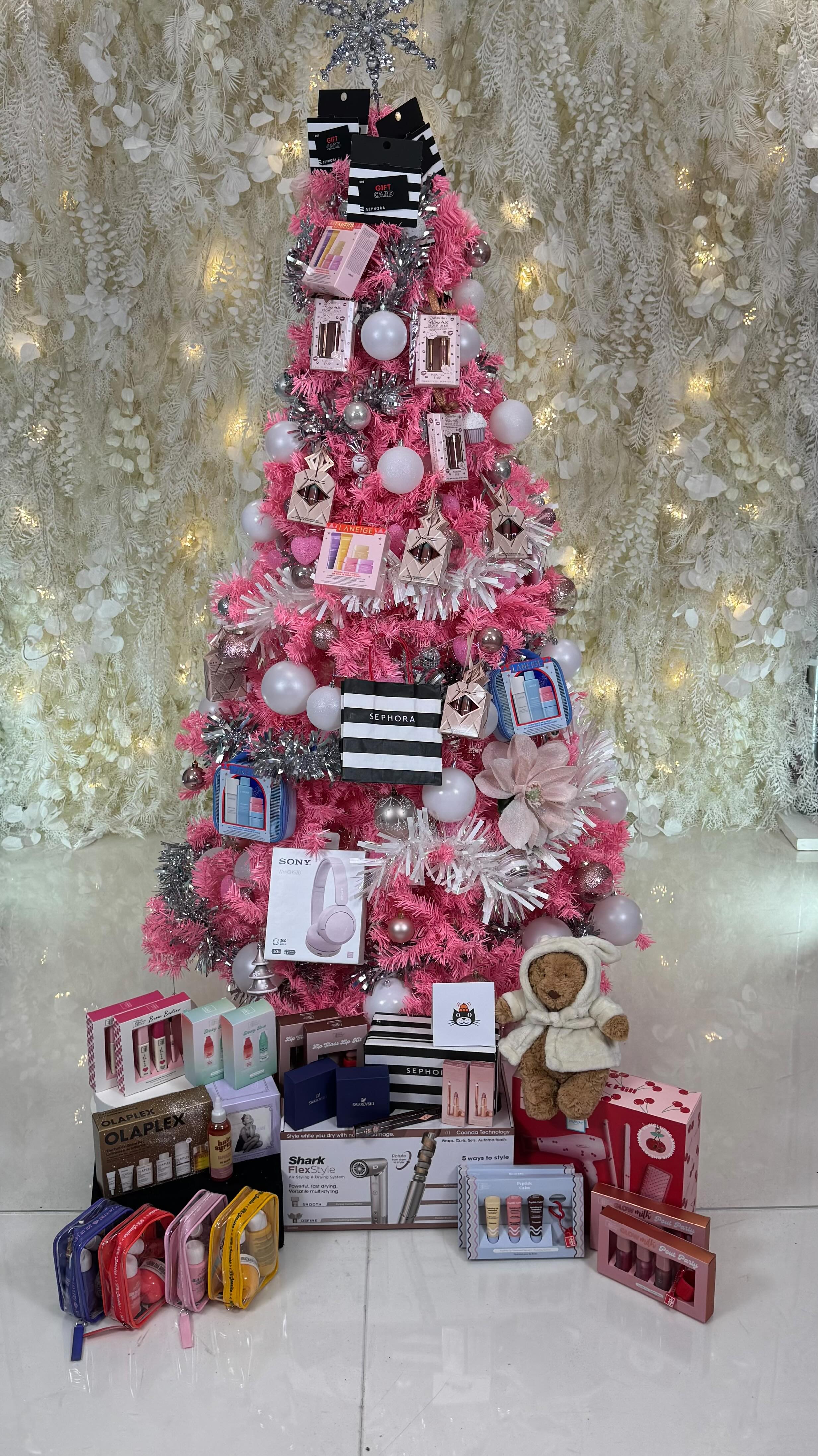 🌟LILY’S BOUTIQUE SHEFFIELD £2,000 GIVEAWAY🌟
We are so excited to announce our incredible Christmas giveaway!!
If you buy a prom dress from us up until the end of December 2025 you will be entered into our £2,000 giveaway 😍
Our gifts include-
✨Shark flexstyle including the case @sharkbeautyuk
✨£100, £50 x2 Sephora gift cards @sephorauk
✨Guess handbag @guess
✨Swarovski necklace and earrings and earrings @swarovski
✨Jellycat Bartholomew Bear in a robe @jellycat
✨Mark hill glam kit @markhillhair
✨Charlotte tilbury lipsets x5 @charlottetilbury
✨Sony headphones @sony
✨Mac lipstick gift sets x5 @maccosmeticsuki
✨Sol de janerio jet sets x4 @soldejaneiro
✨Laneige gift sets x4 @laneige_uk
✨100ml Ari by Ariana Grande perfume @arianagrande
✨Olaplex gift set @olaplex
✨Hair syrup @hairsyrup
✨Charlotte tilbury lip liner @charlottetilbury
✨Beauty crop gift sets x10 @thebeautycrop
✨Prom Makeup by @alicewyattbeauty x10 girls
We are so excited for you all to enter🤩If you have already purchased a dress from us, you will also be entered into our giveaway!
Our giveaway winners will be announced on live on instagram, TikTok and Facebook on Saturday 3rd January🤩
#Prom26 #giveaway
T&CS-
- No cash alternative to the prizes
-Uk based only
-Have to purchase a prom dress to be entered
-Not affiliated with any brands, all giveaway prizes have been purchased by Lily’s Boutique!