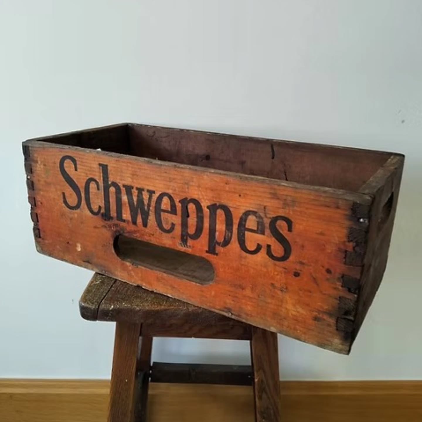 https://www.objetdart-stuff.co.uk/product-page/vintage-schweppes-oak-crate-probably-1970s-original-not-reproduction-old-nails #schweppes @schweppes #stufftoyouandme #objetdart