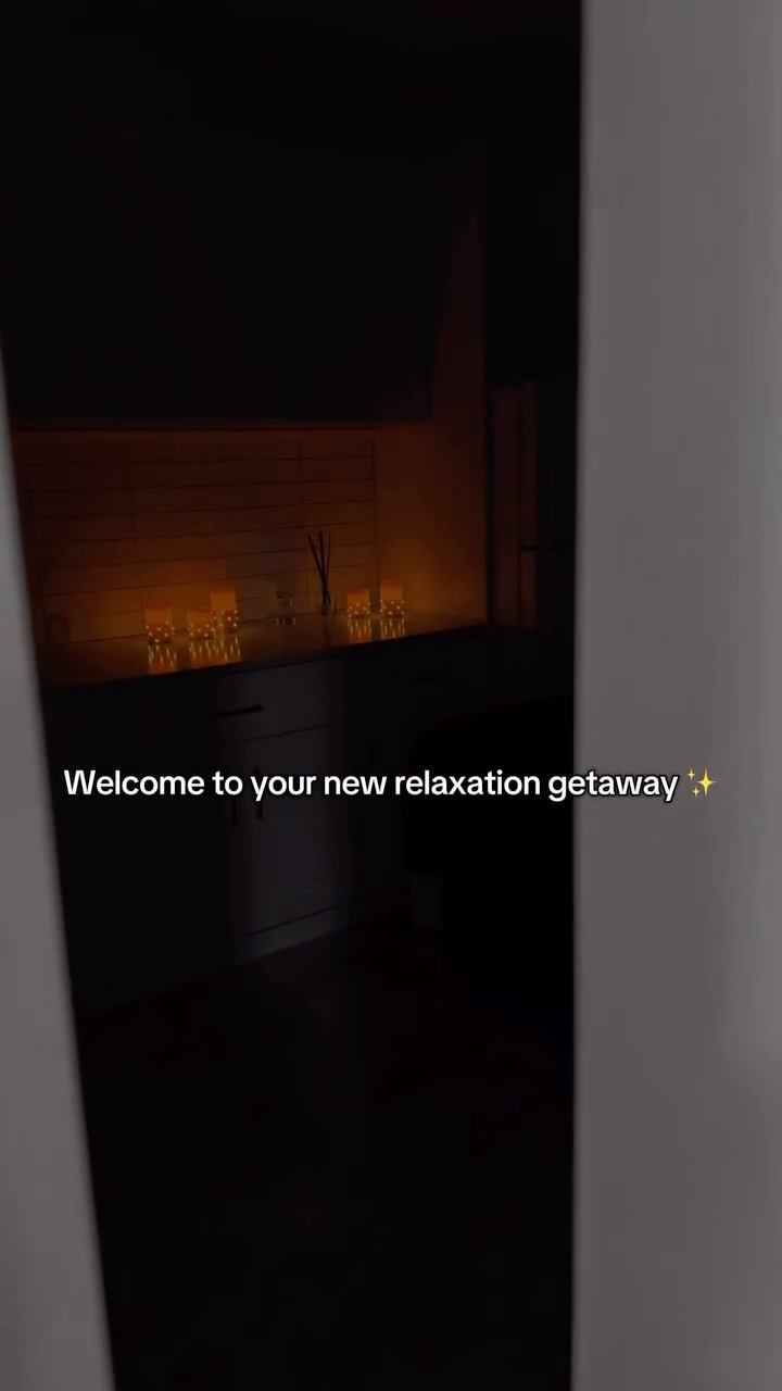 ✨ LUXURY HEAD SPA — ONLY $65 ✨
Relax. Reset. Renew.
Experience our signature Head Spa treatment — deep scalp cleanse, soothing massage, warm steam, and total stress relief.
Book now & give your mind a break. 💆♀️✨
📍 Dress Your Lash — Huntingdon Valley
#HeadSpa #ScalpTreatment #DressYourLash #PhiladelphiaSalon #ScalpDetox #HairCareRoutine #RelaxationTherapy #SpaDay #phillybeauty