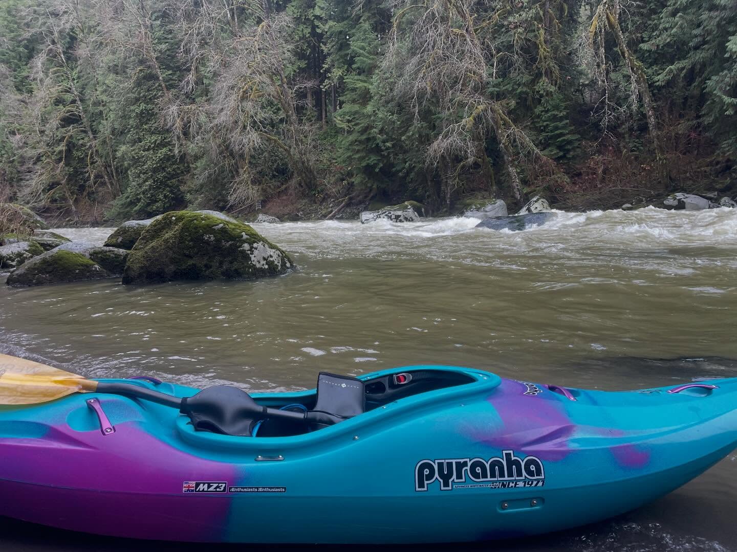 Always a puzzle at what point in late fall for paddling equipment to get put aside for winter sports. You don’t always have the space for everything to be accessible 🤔.
@pyranha.kayaks
@levelsix