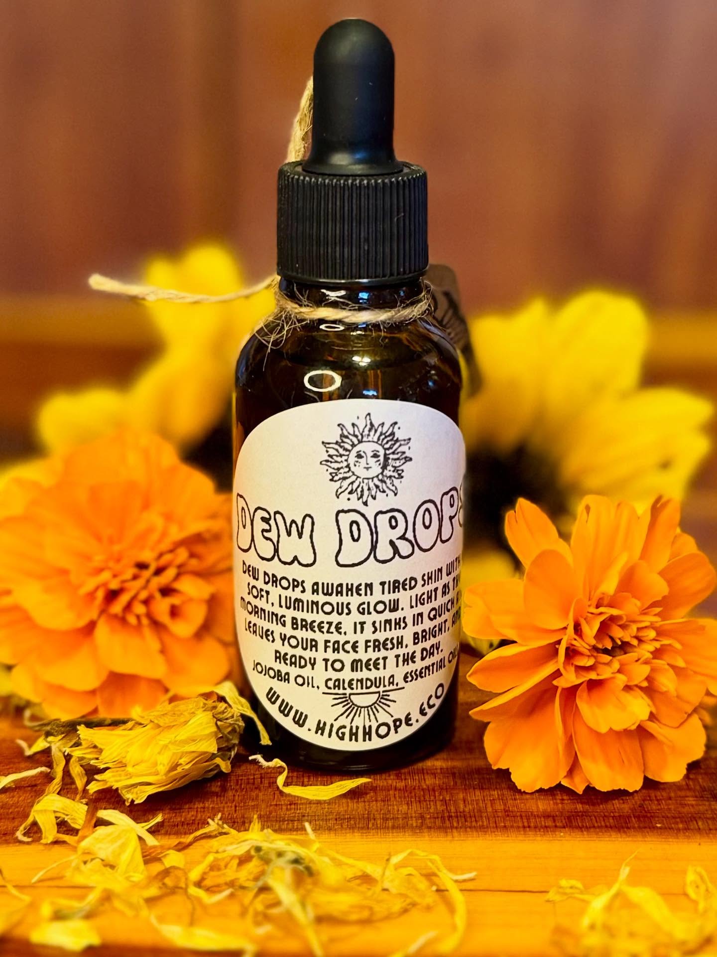 FREE SHIPPING! Now through December 1 ✨ www.highhope.eco
We’ve got a ton of new great products on the site but my favorite by far are the calendula infused dew drops and moon drops facial serums and the potent comfrey salve made from organically and biodynamically raised comfrey.
We’ve been receiving some amazing success stories about the power of calendula and comfrey with skin conditions this year, from eczema to psoriasis and chemo blisters, healing is happening all over the nation from these simple ingredients. If you have any questions please reach out, we’re happy to discuss what product will work best for you!
Thank y’all and have a blessed holiday season ❤️