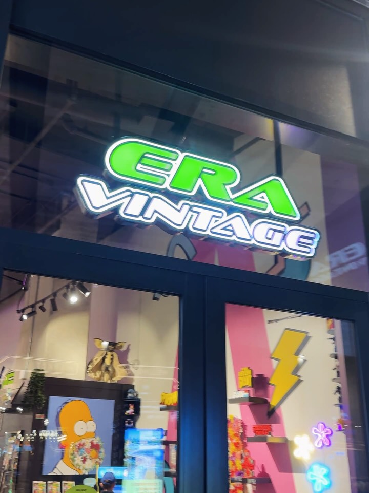 I wandered into a vintage shop in Toronto and this was just… hanging tough. 😉✨ God winks.
My eight-year-old self is still screaming.
#nkotb #donniewahlberg #vintagetees #torontovintage #toronto #onlocation #filmandtv #setlife #actorslife #nostalgia #80s90s #vintagefinds #newkidsontheblock #blockheads #hadtodoit #justlikethis #erastour #eravintage