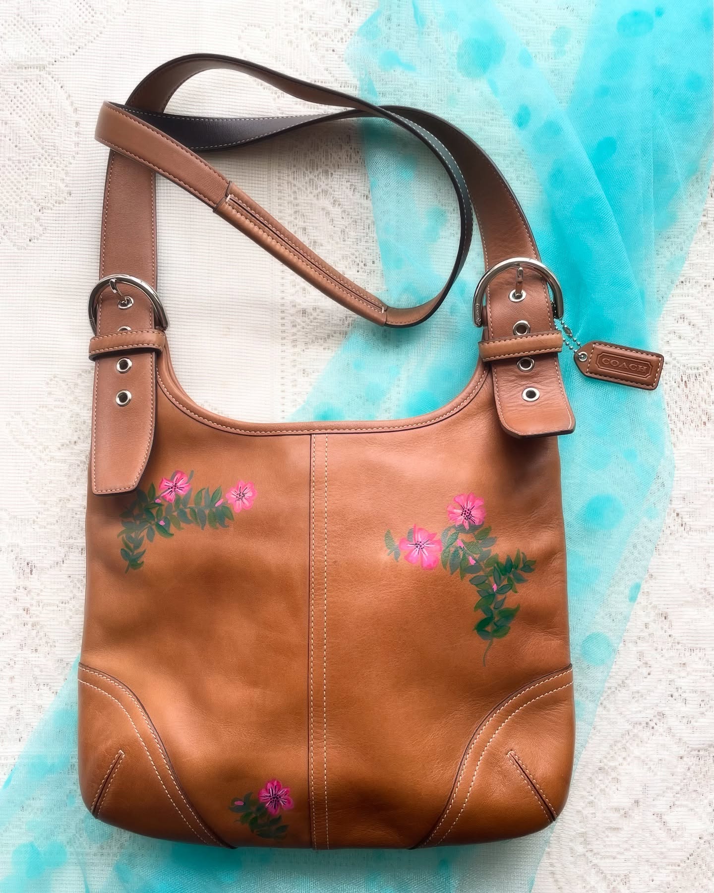 LAST FEW DAYS LEFT FOR THE PELHAM ART CENTER HOLIDAY BOUTIQUE Shop local and support your community and local artisans. The Holiday Boutique closes on 12/23. The Pelham Art Center 155 Fifth Avenue Pelham NY. #pelhamartcenter #pelhamny #pelhamnymoms