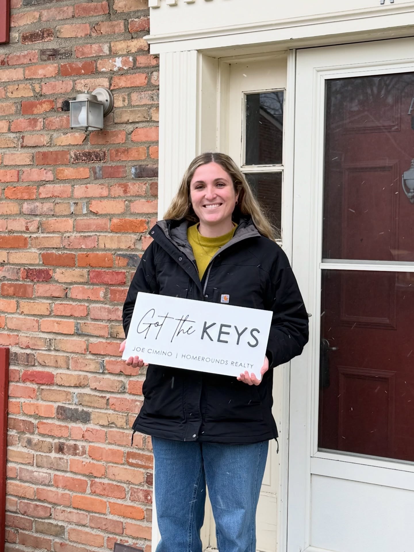 So excited for Karen on buying her first home 🎉🏡
We looked steadily since the spring, learned the market, stayed patient—and when this condo came up, she trusted her gut and said “let’s offer.” We were the first offer in and it was accepted that same day! That’s what preparation + timing can do.
Huge shoutout to Kevin Maas Mortgage for making the lending side smooth from start to finish. Teamwork matters, especially for first-time buyers.
Welcome home, Karen. You earned this.