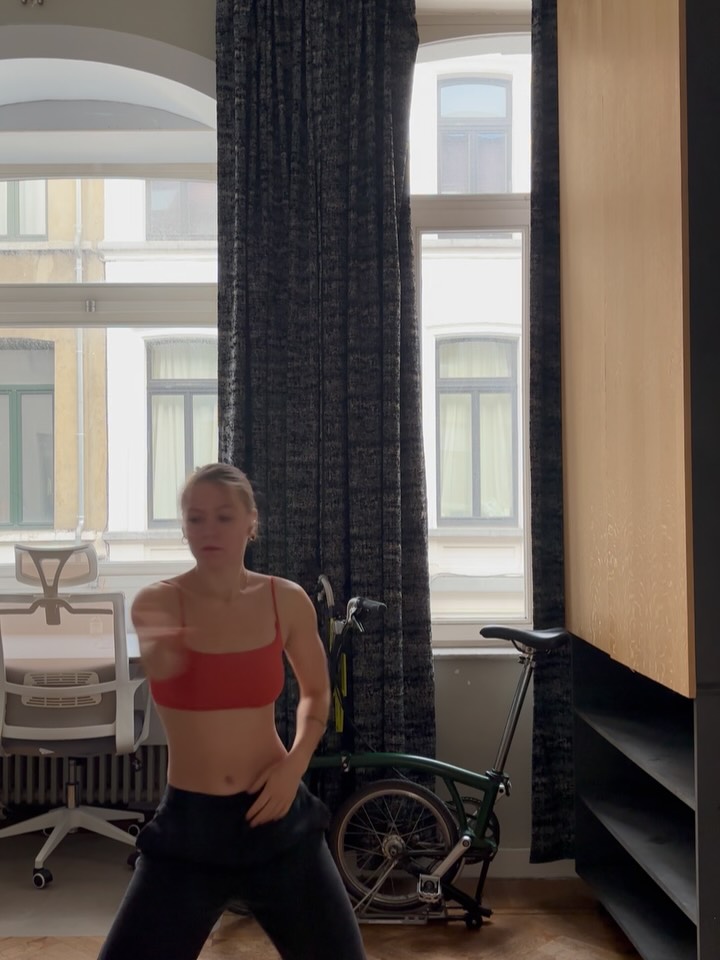 Movement diary
This month inspired by chapter 24, Tao
“Those who stand on their toes are not steady.
Those who take long steps cannot keep the pace.
Those who show off do not shine. (…)”
Steadiness
Sustainable pace
Humility
Inward focus
Solving the puzzle on how my limbs and joints function in relation to another for cohesive and harmonious interplay of the whole body.
If it feels too strenuous you’re probably not utilising your recourses effectively.
The body knows
🌞